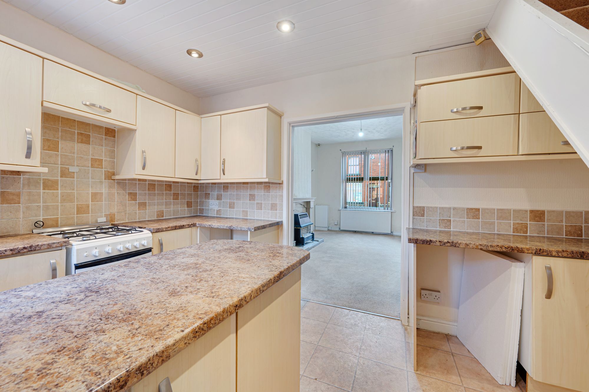 2 bed terraced house to rent in Glen Bott Street, Bolton 2