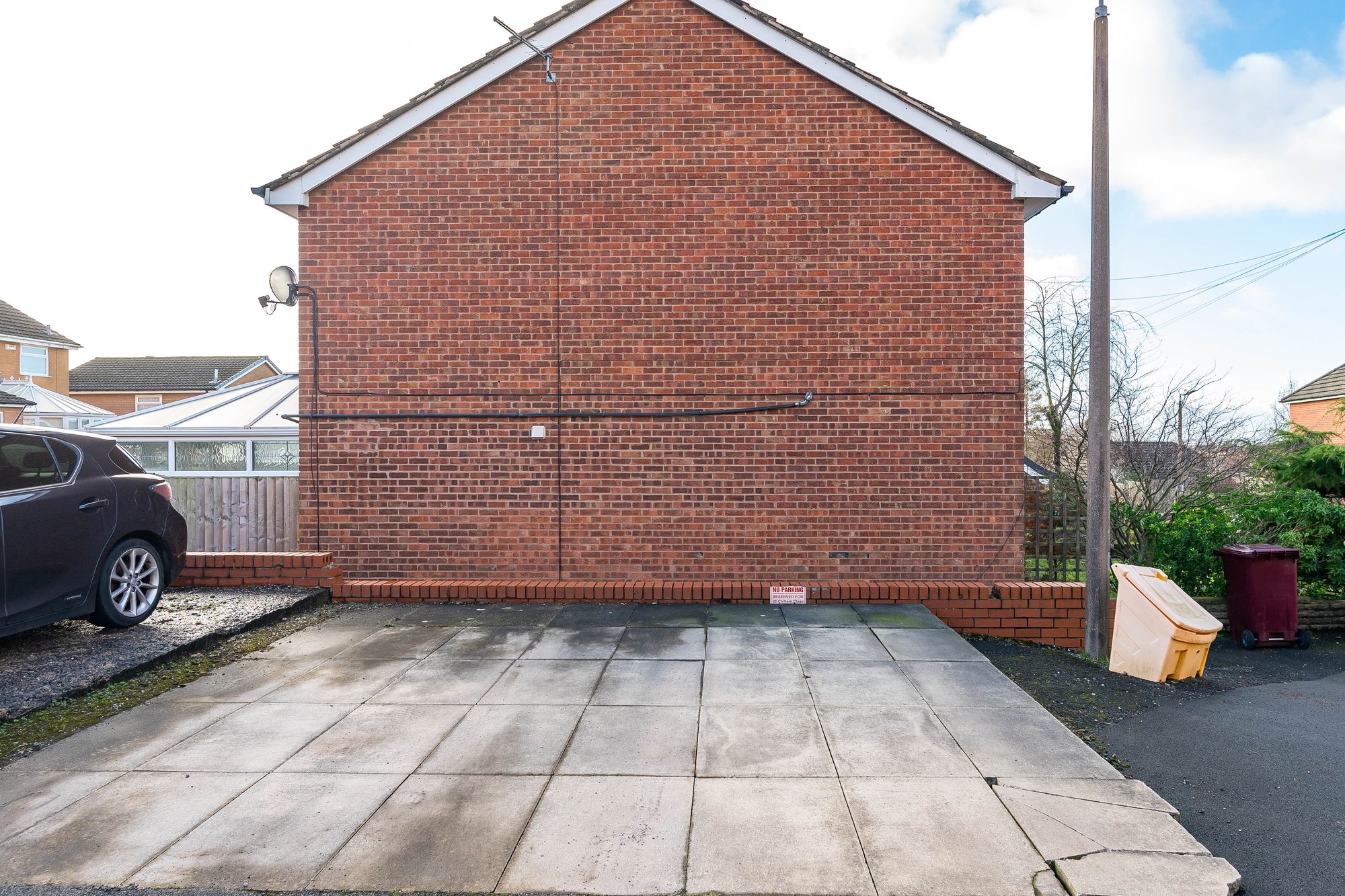 3 bed mid-terraced house for sale in Chiltern Close, Bolton 24