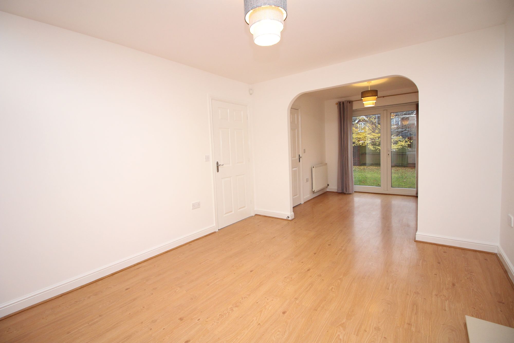3 bed detached house to rent in Greensbridge Gardens, Bolton 2