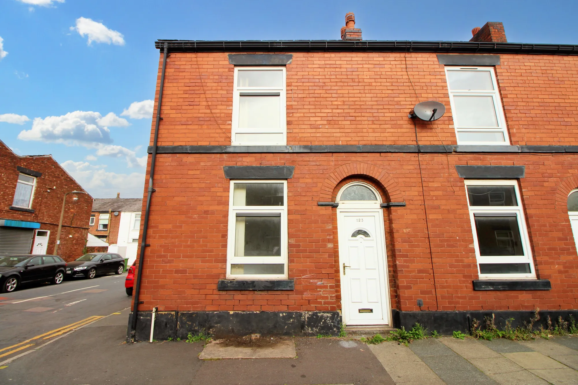 3 bed end of terrace house to rent in Cross Lane, Manchester  - Property Image 1