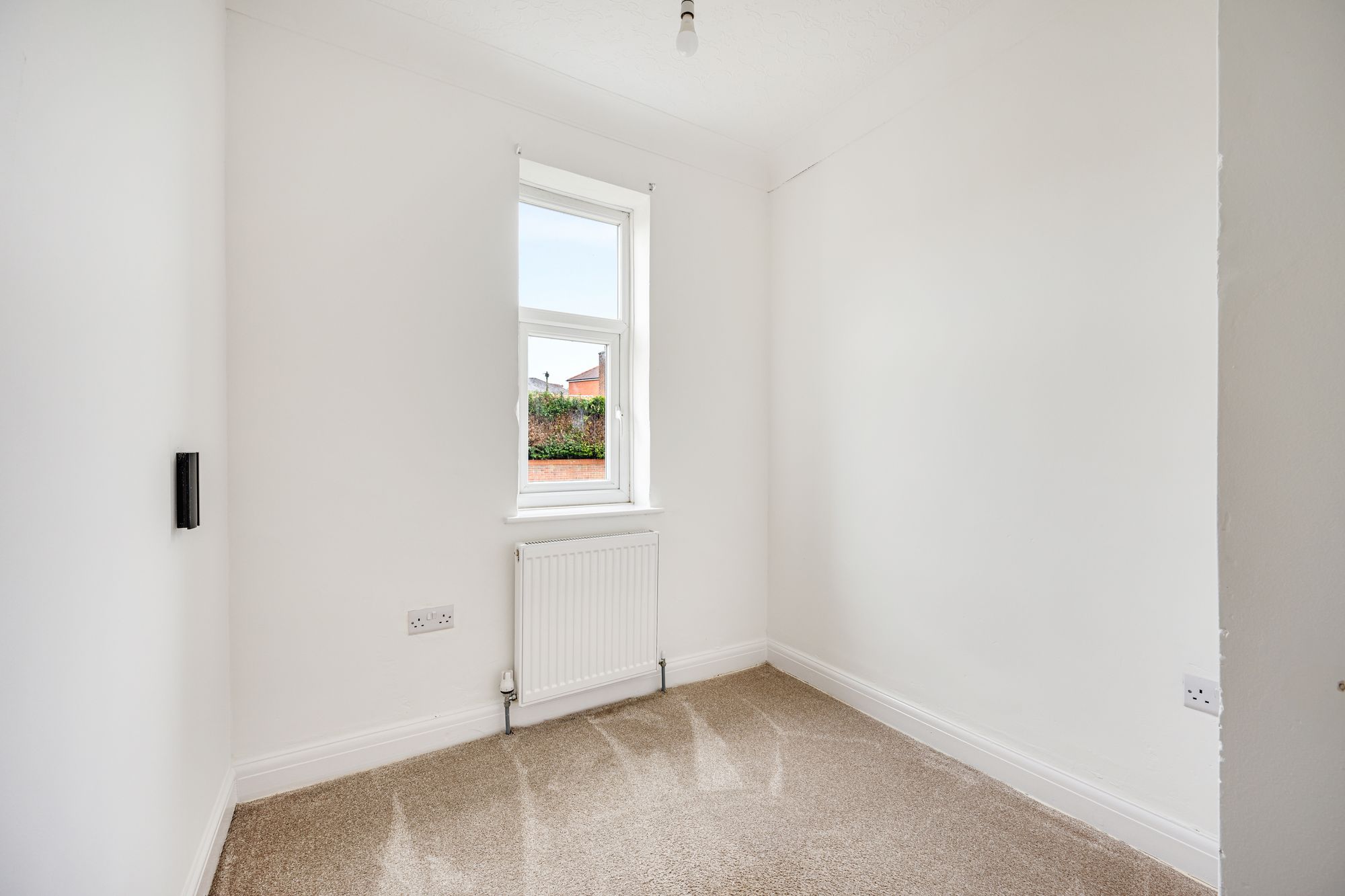 3 bed terraced house to rent in Third Avenue, Bury  - Property Image 13
