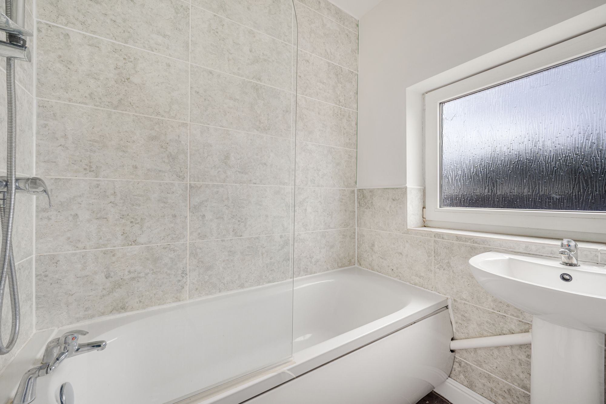 3 bed terraced house to rent in Third Avenue, Bury 9