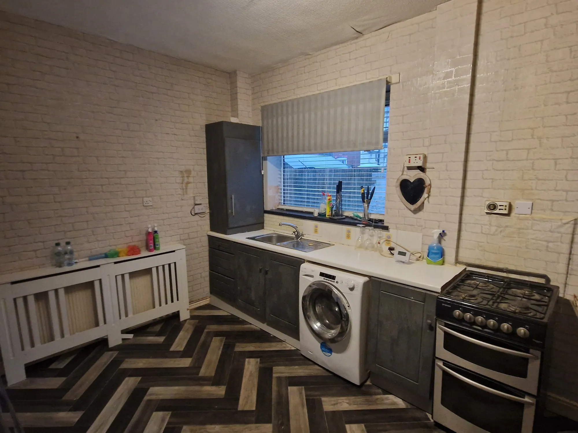 3 bed mid-terraced house to rent in Eton Hill Road, Manchester 3