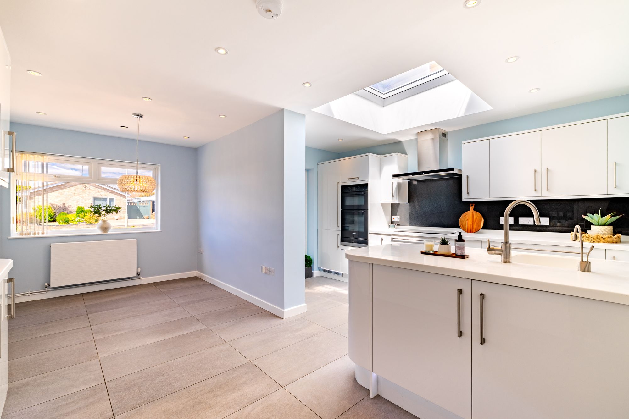 2 bed detached bungalow to rent in Avon Drive, Bedford 4