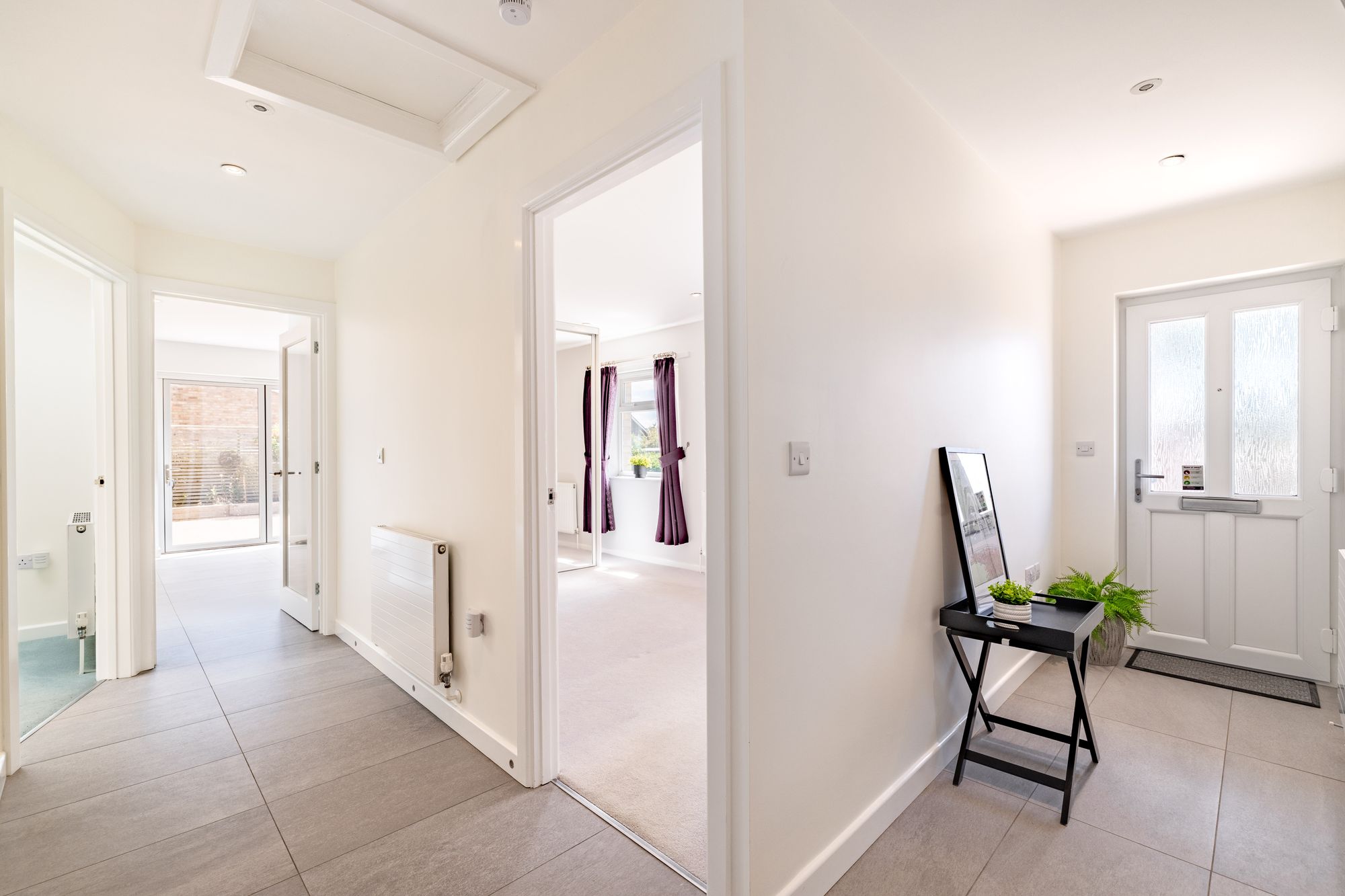 2 bed detached bungalow to rent in Avon Drive, Bedford 11