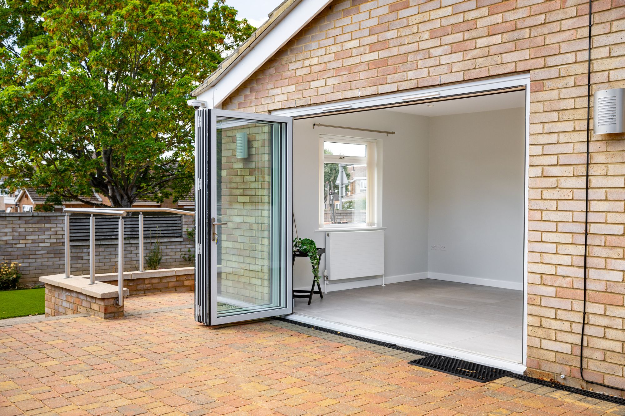 2 bed detached bungalow to rent in Avon Drive, Bedford 22