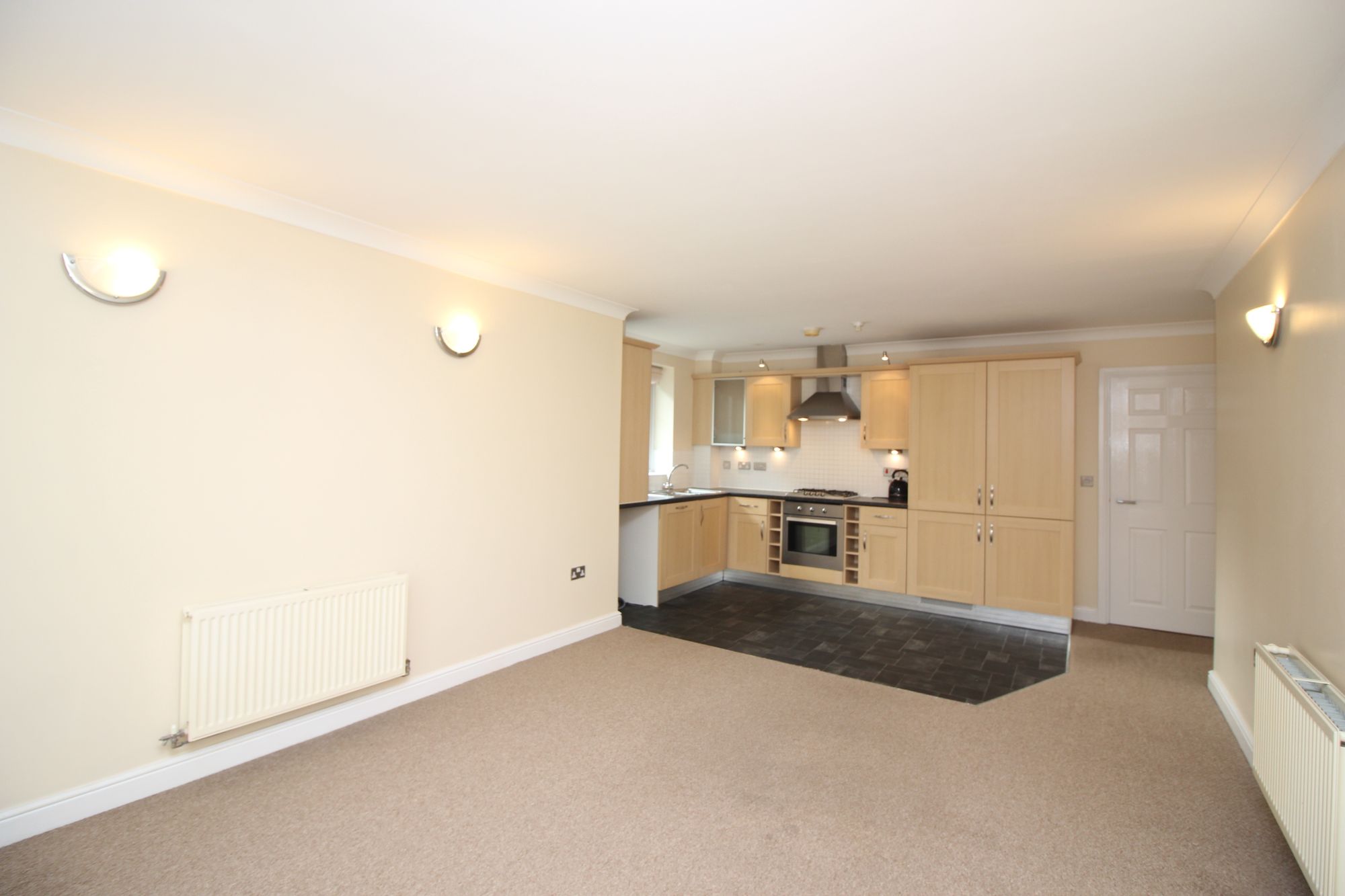 2 bed apartment to rent in Orchard Court, Bury 2