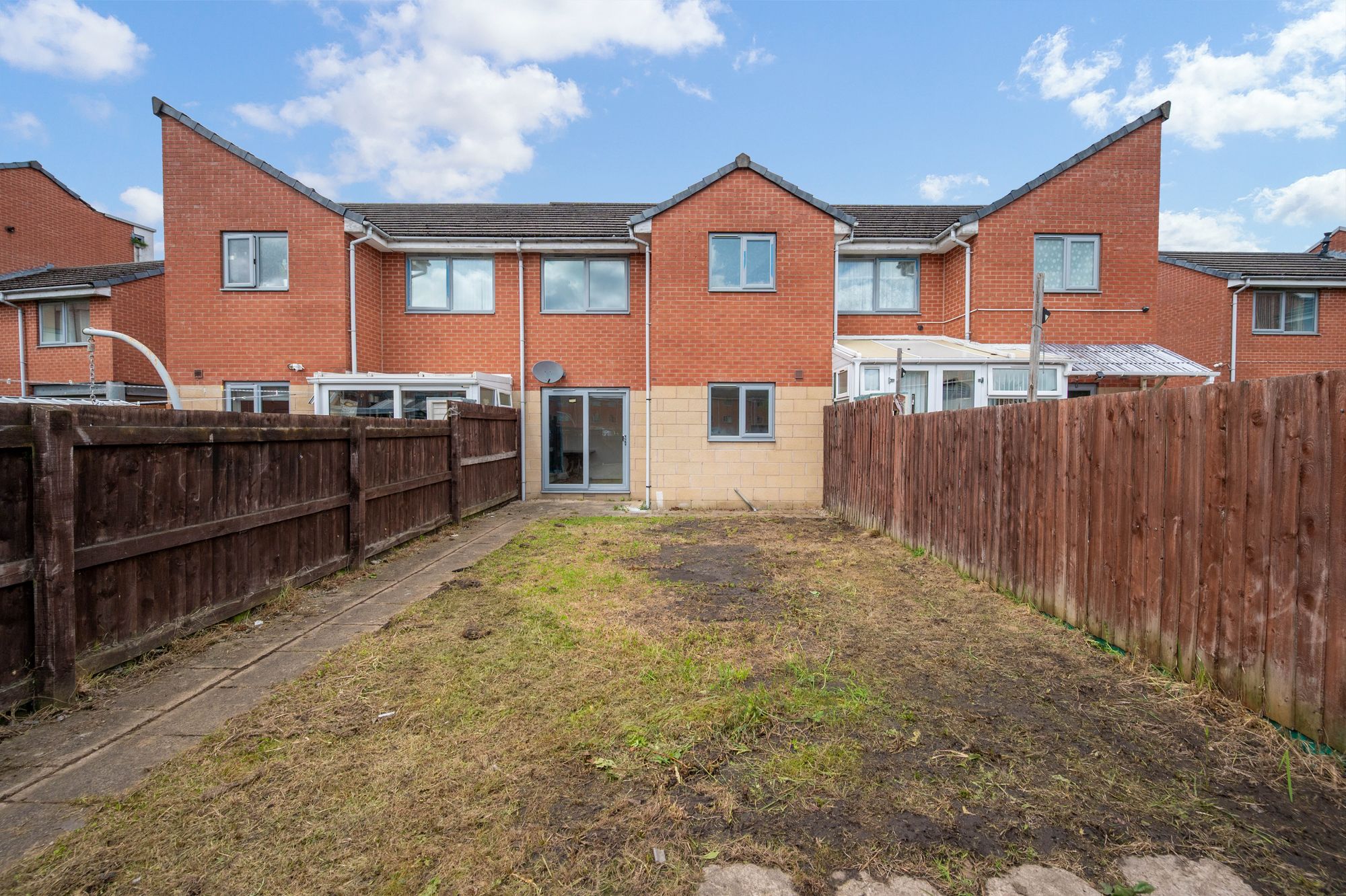 3 bed terraced house to rent in Kylemore Way, Manchester 3