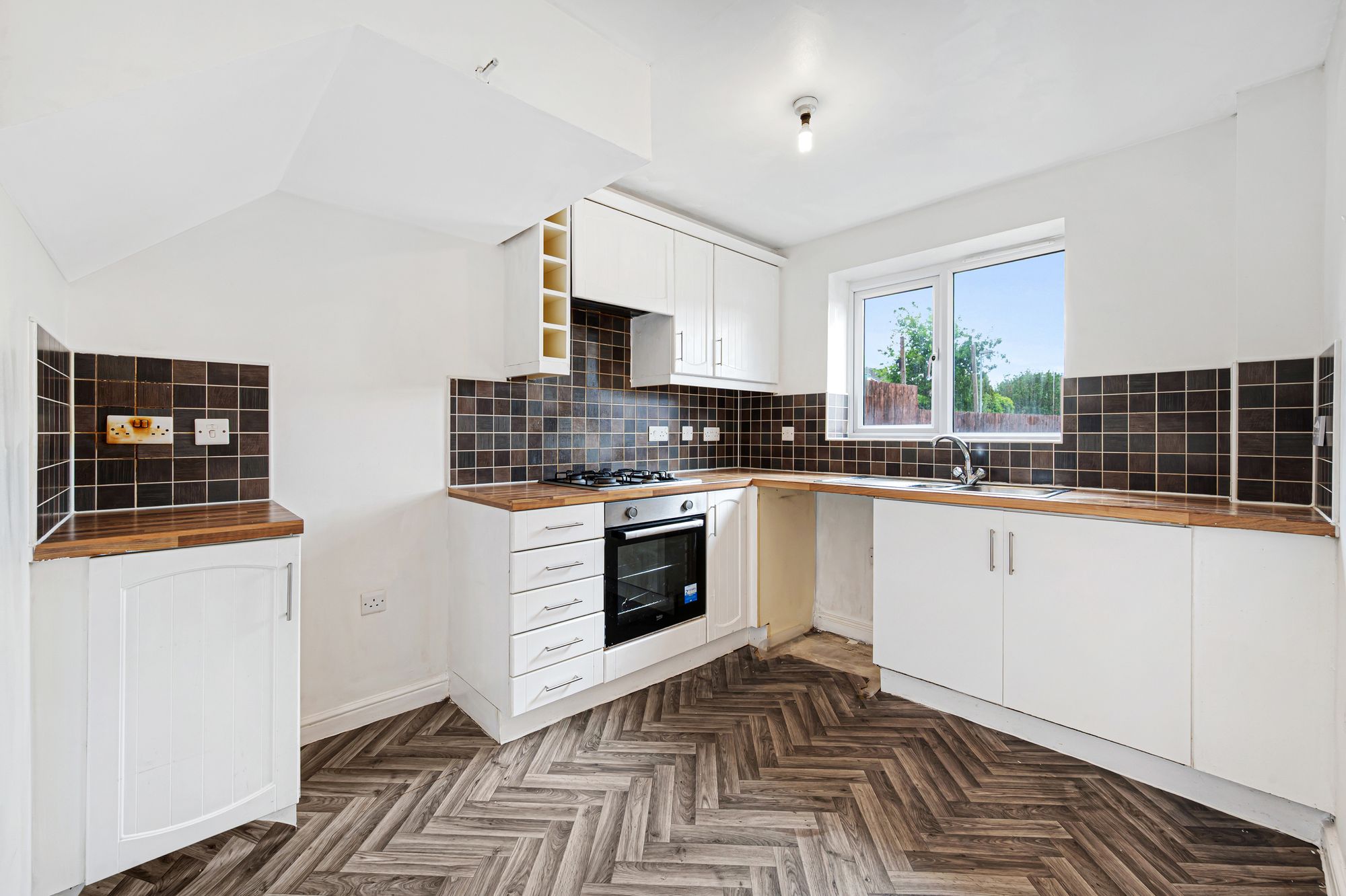 3 bed terraced house to rent in Kylemore Way, Manchester 1