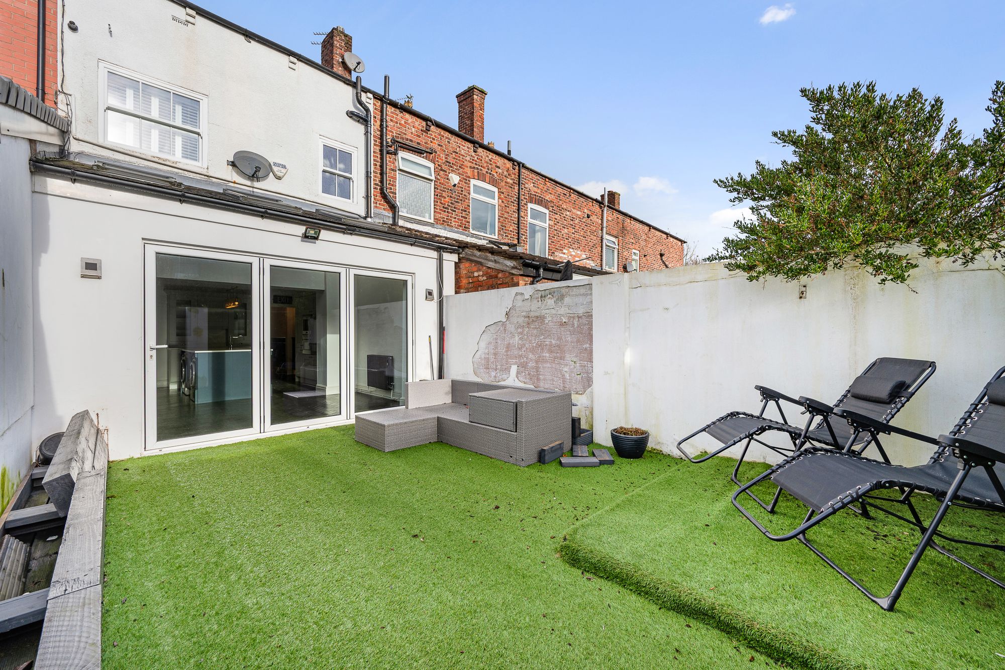 3 bed terraced house to rent in Wilton Street, Manchester 3