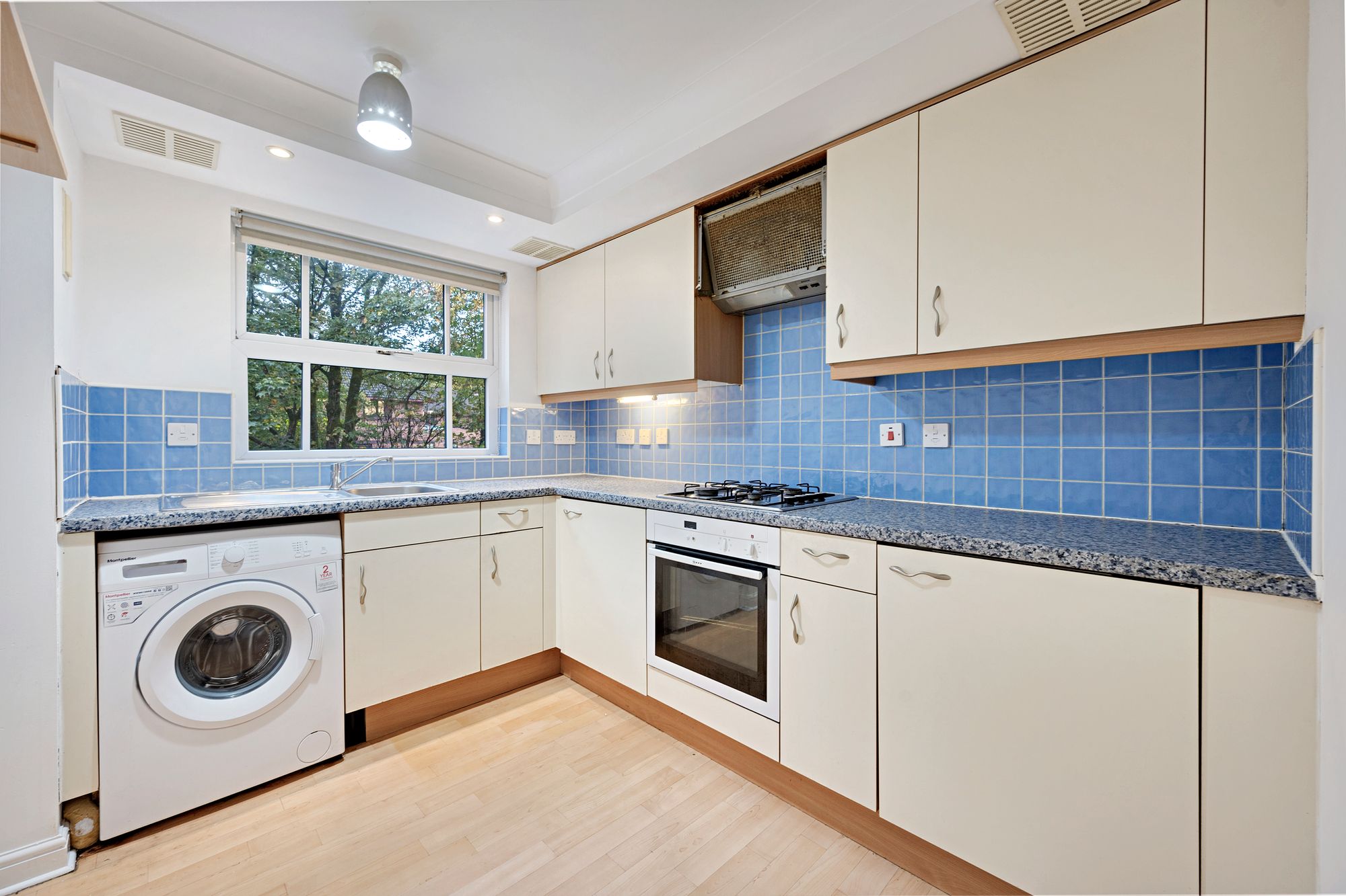 2 bed flat to rent in Royal Court Drive, Bolton 2