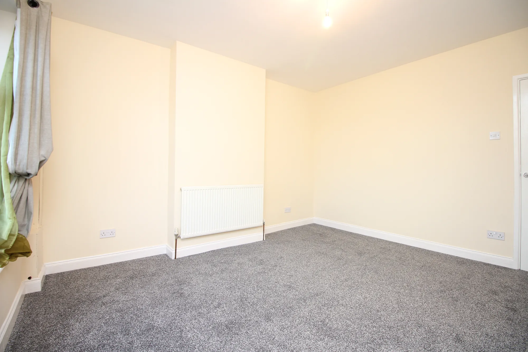 2 bed mid-terraced house to rent in Union Road, Bolton 8