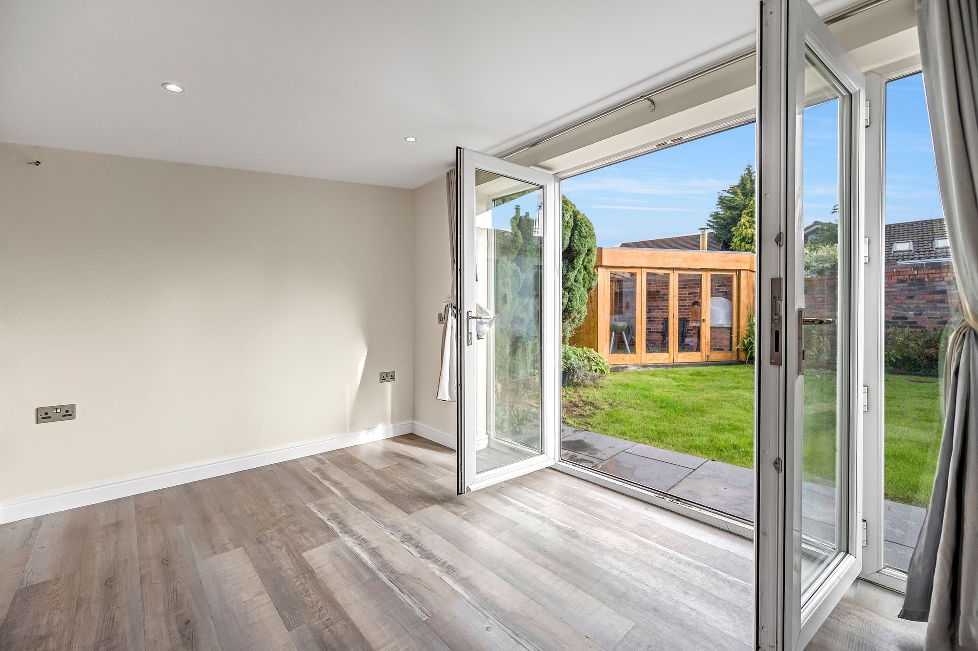 2 bed semi-detached bungalow to rent in New Heys Way, Bolton  - Property Image 6