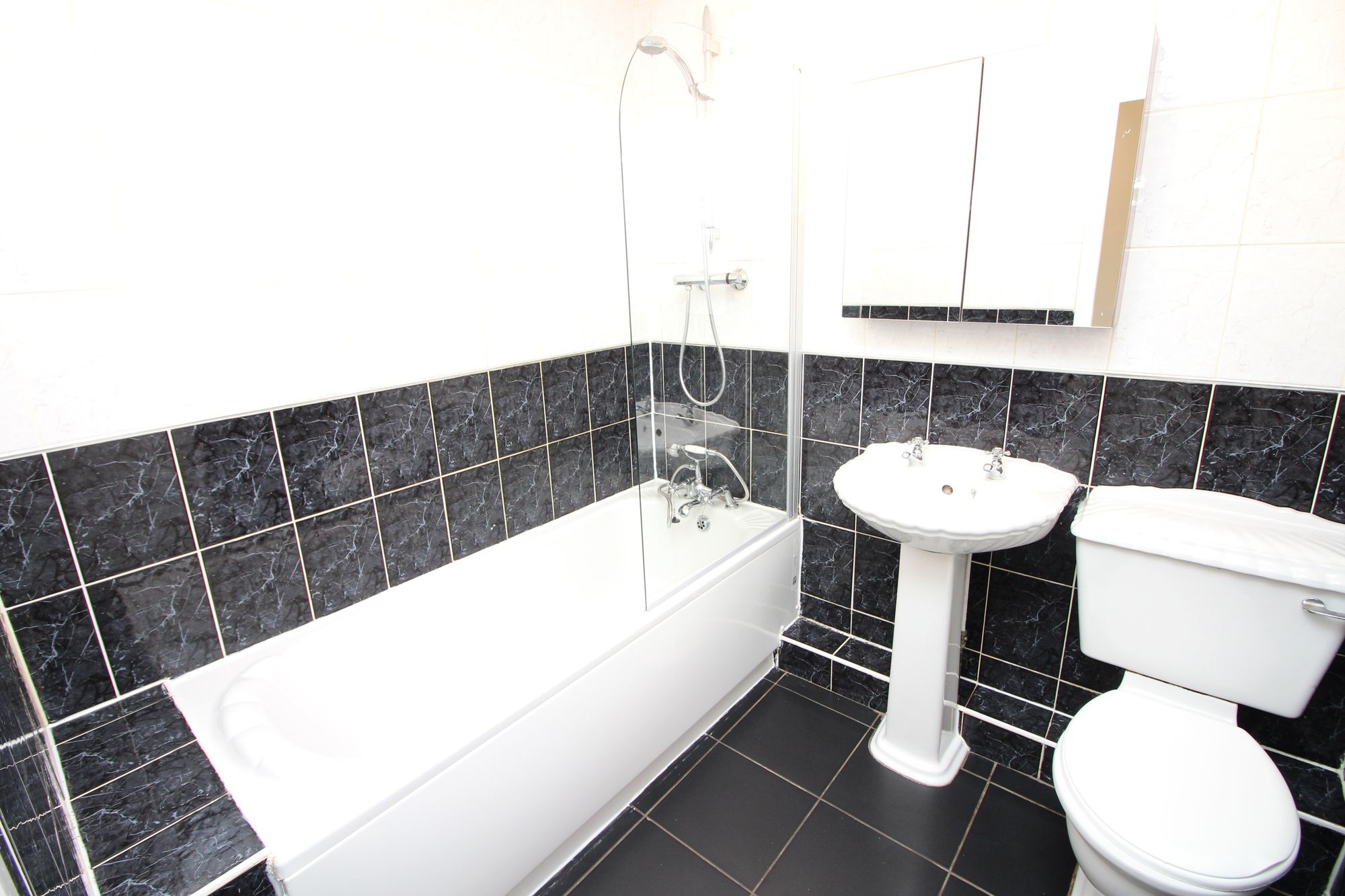 3 bed mid-terraced house to rent in Bampton Close, Bolton  - Property Image 13
