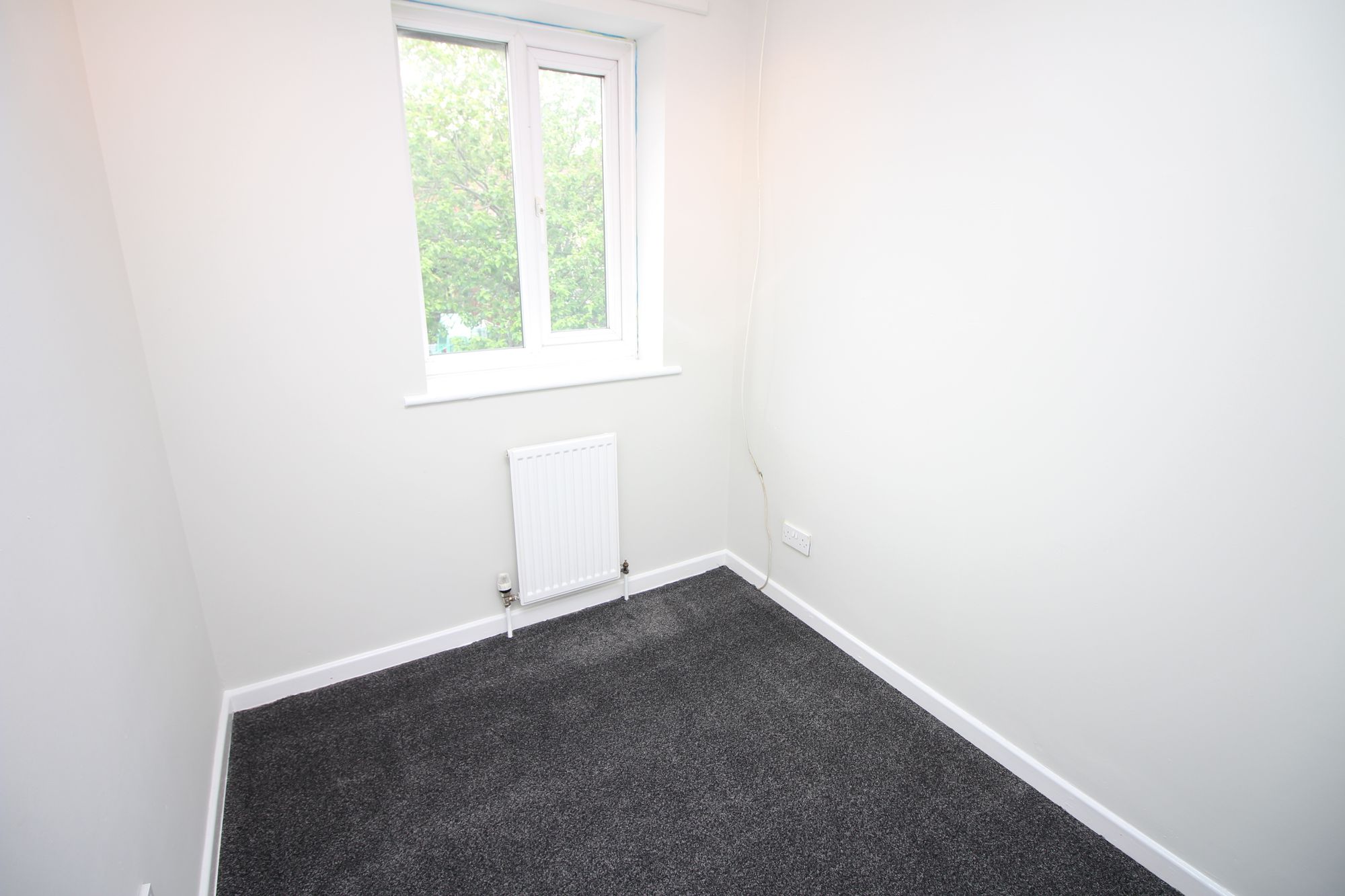 3 bed mid-terraced house to rent in Bampton Close, Bolton 11