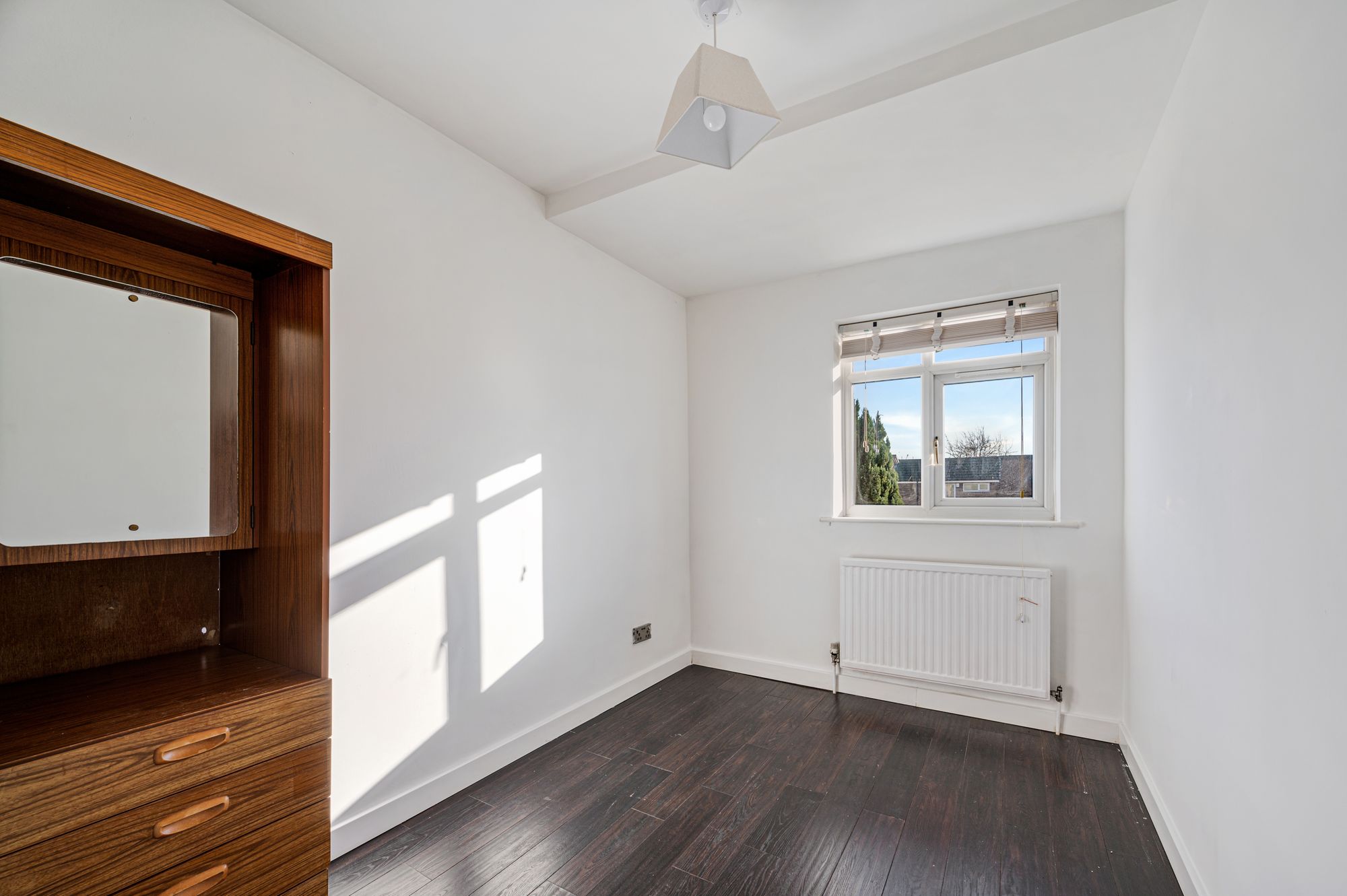 4 bed mid-terraced house to rent in Norbury Close, Manchester 15