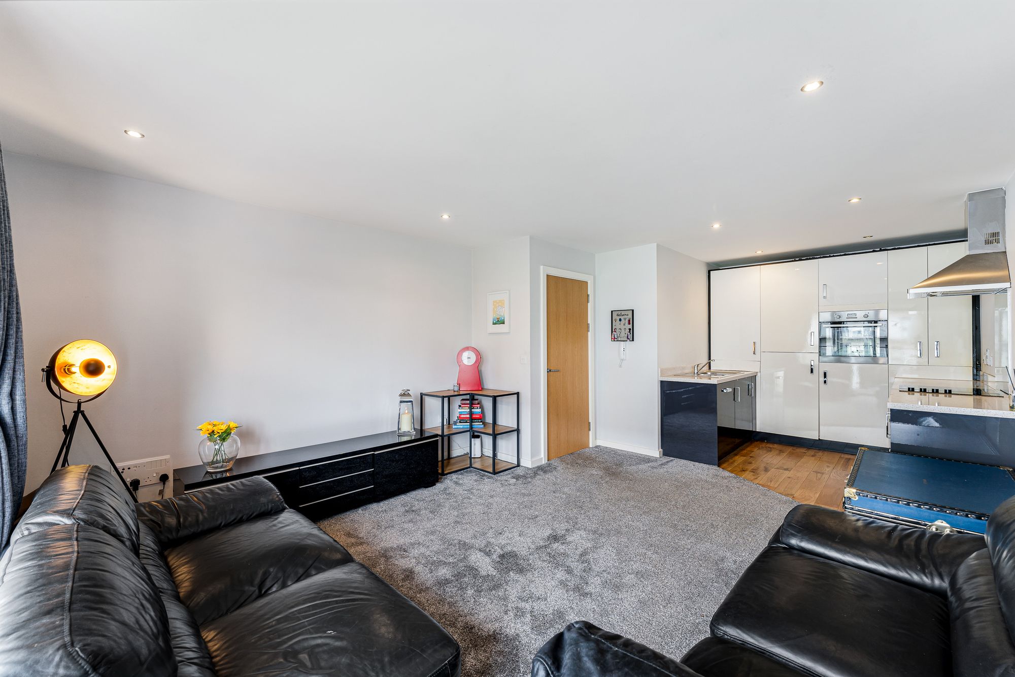 1 bed flat for sale in St. Johns Gardens, Bury  - Property Image 2