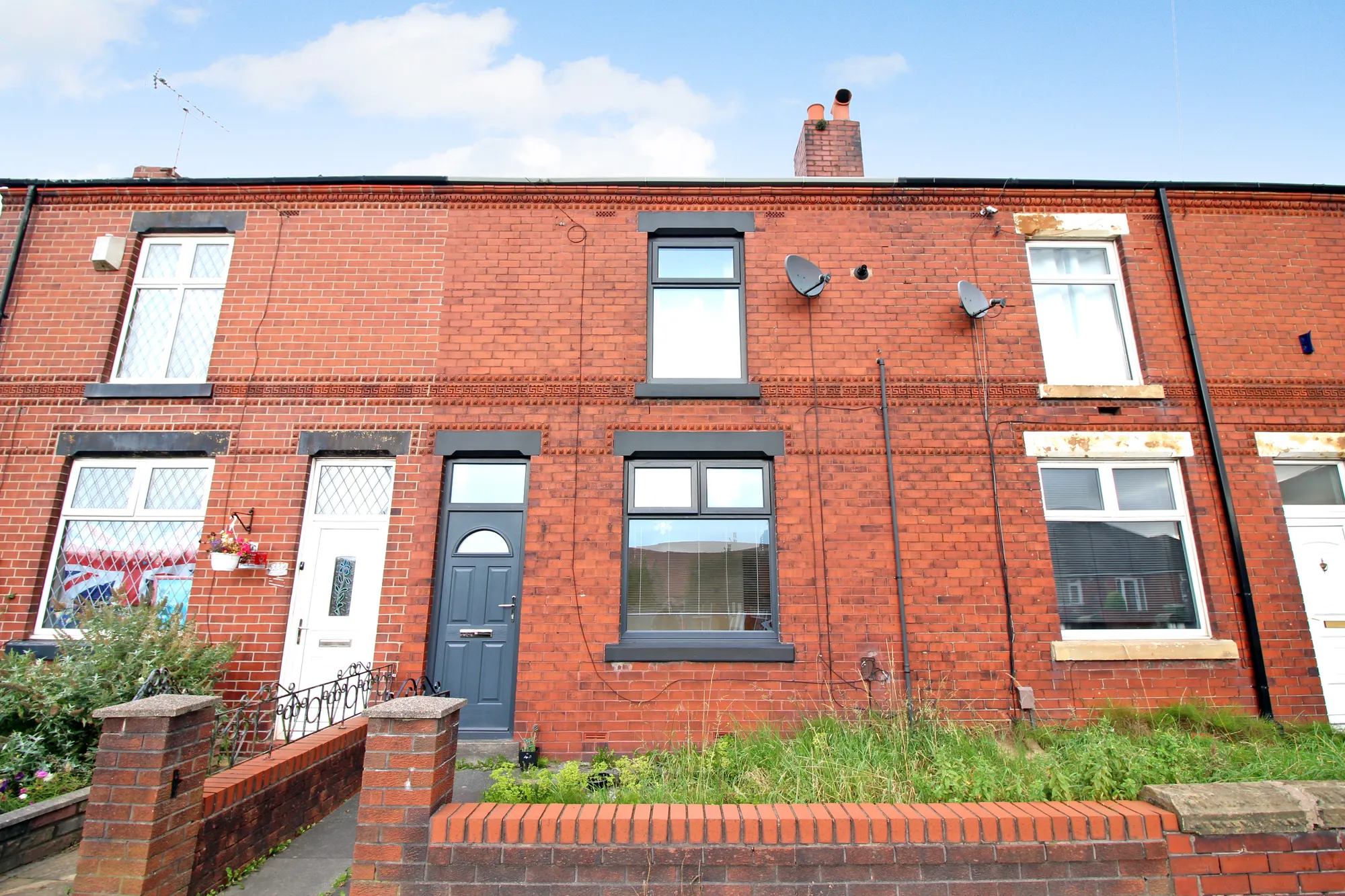 2 bed terraced house to rent in Wigan Road, Bolton - Property Image 1