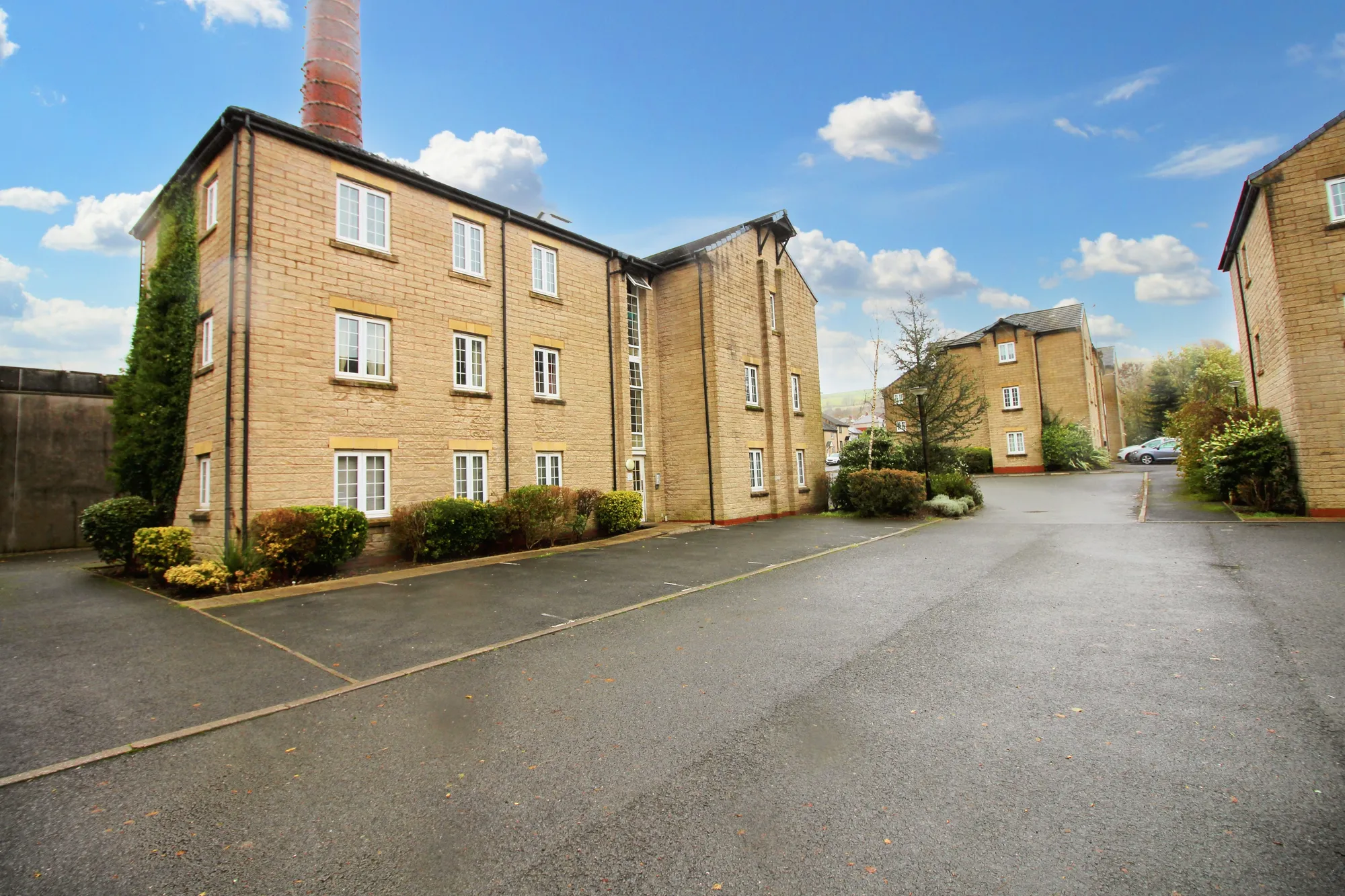 2 bed apartment to rent in Langwood Court, Rossendale - Property Image 1
