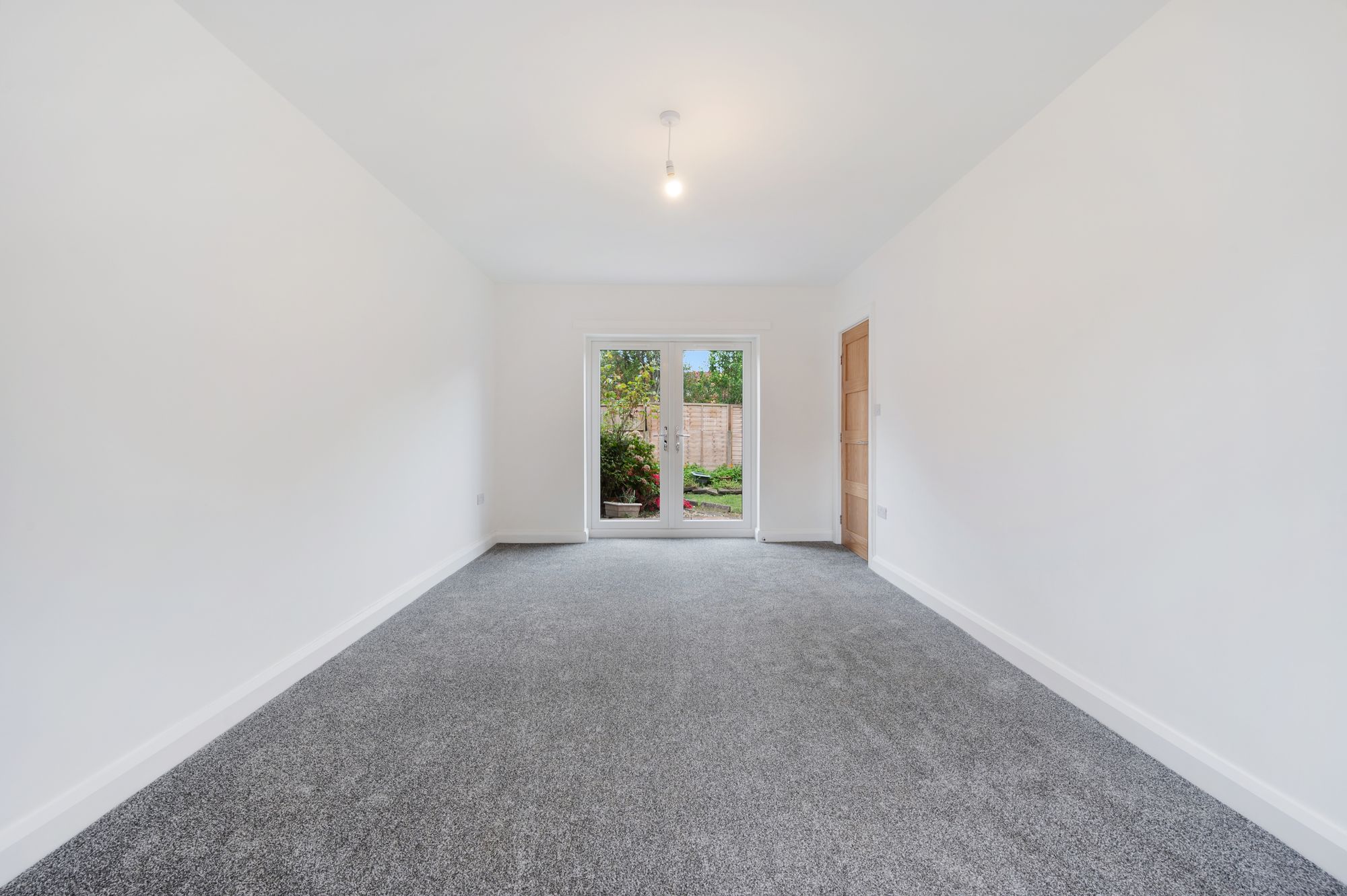 3 bed semi-detached house to rent in Washacre, Bolton 2