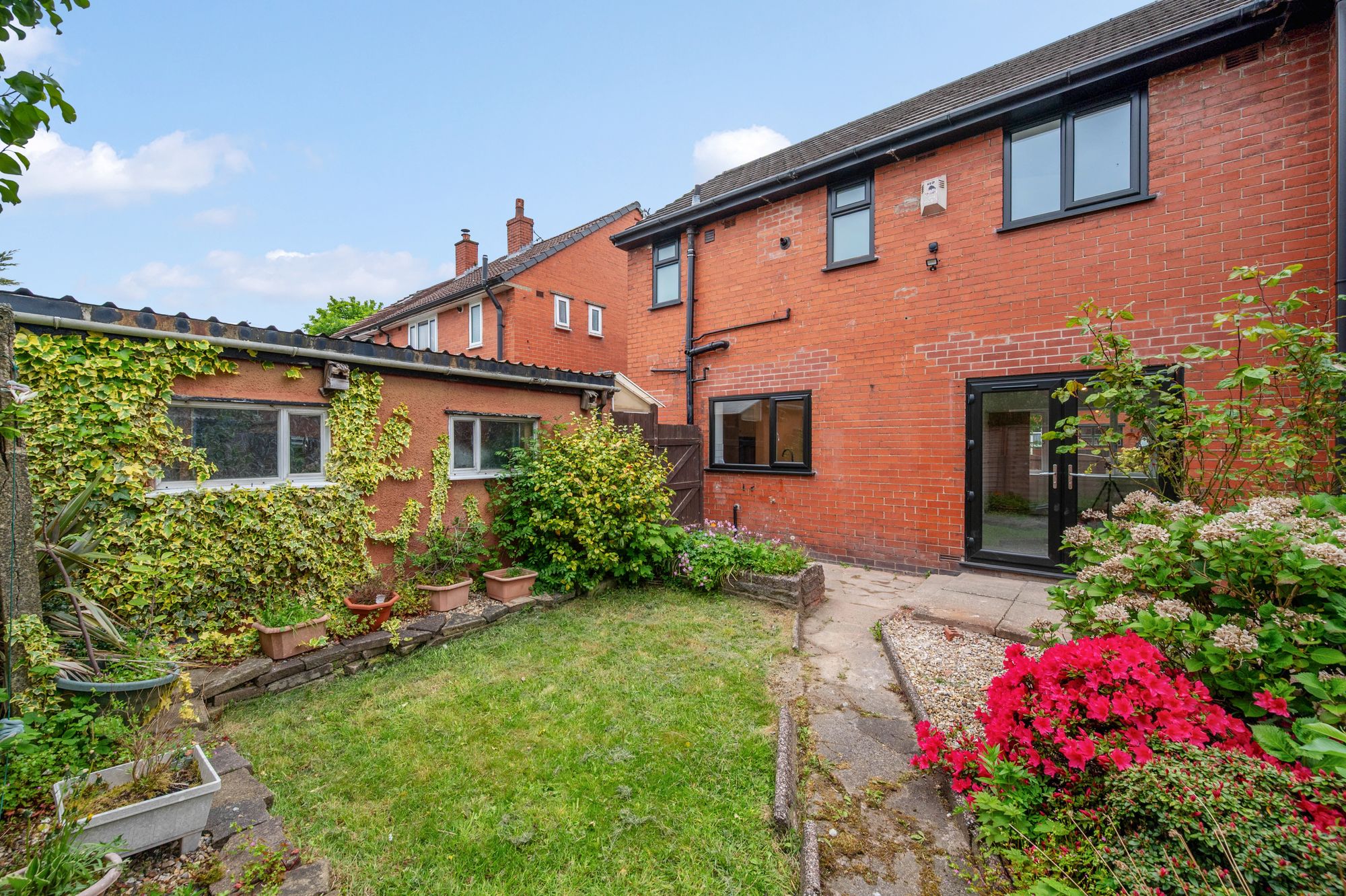 3 bed semi-detached house to rent in Washacre, Bolton 3