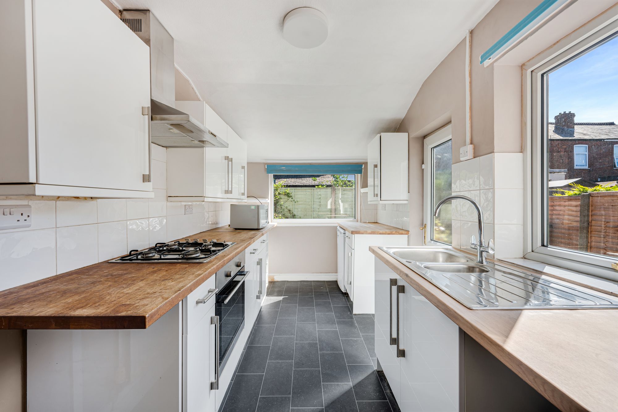 3 bed semi-detached house to rent in Longmead Road, Salford  - Property Image 7