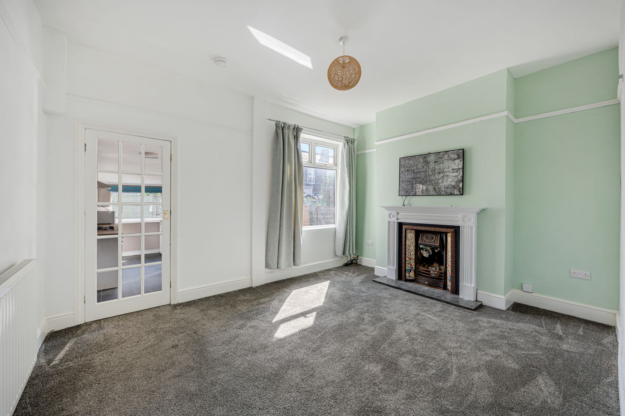 3 bed semi-detached house to rent in Longmead Road, Salford  - Property Image 8