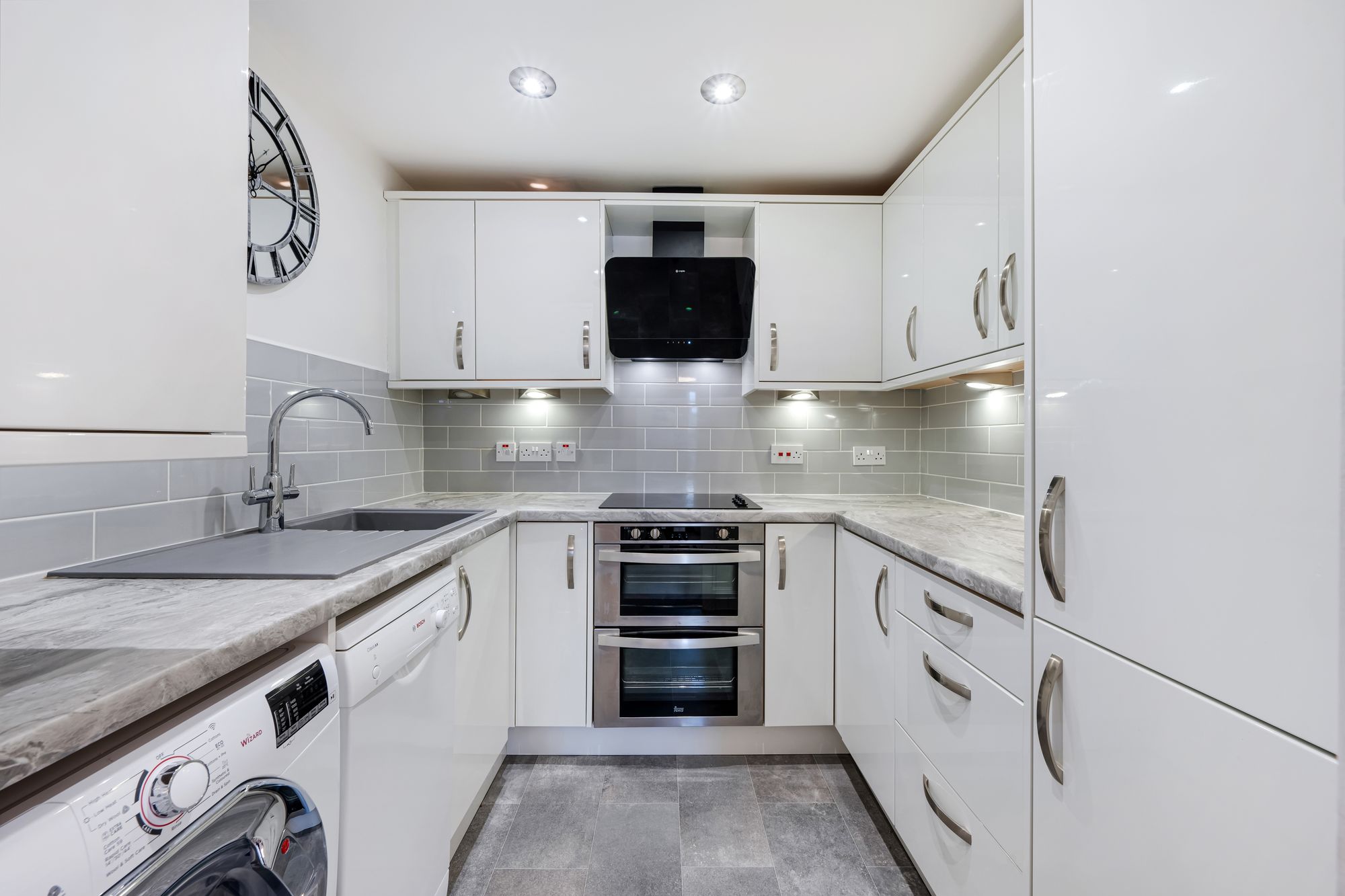 1 bed flat for sale in Bradshaw Road, Bolton  - Property Image 3