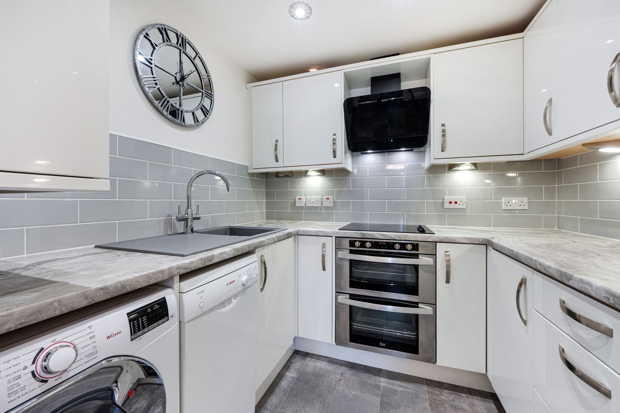 1 bed flat for sale in Bradshaw Road, Bolton  - Property Image 11