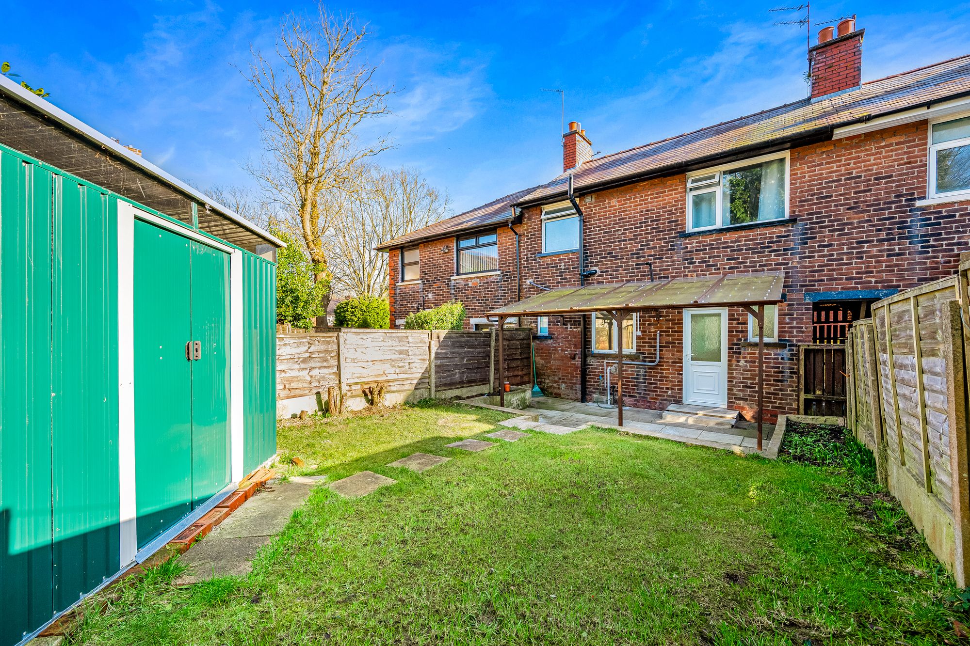 3 bed mid-terraced house to rent in Stirling Grove, Manchester 3