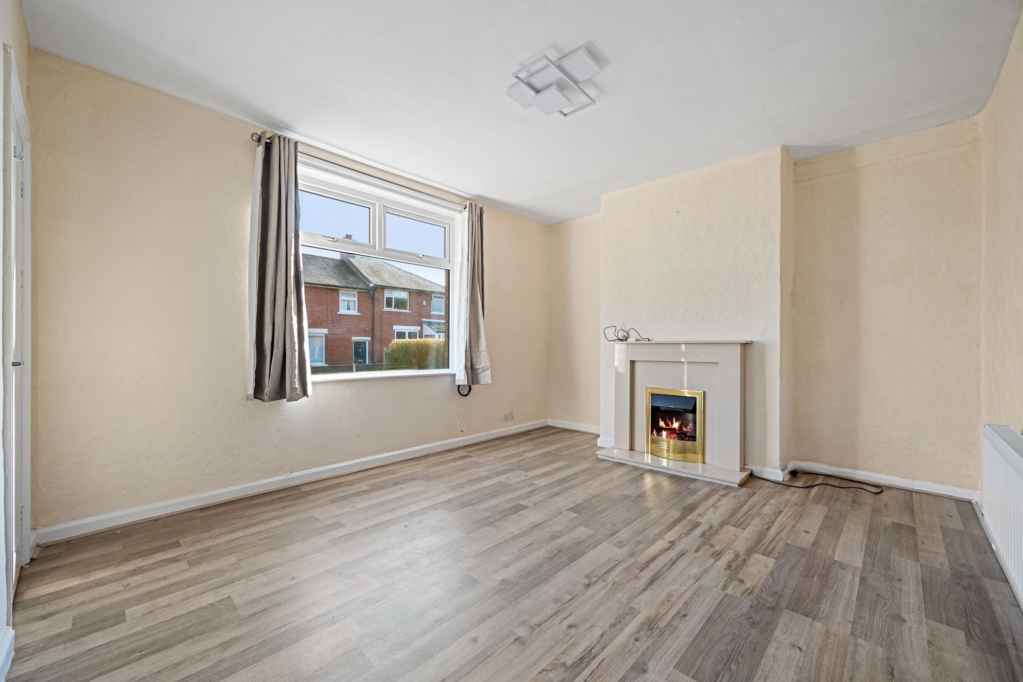 3 bed mid-terraced house to rent in Stirling Grove, Manchester  - Property Image 2
