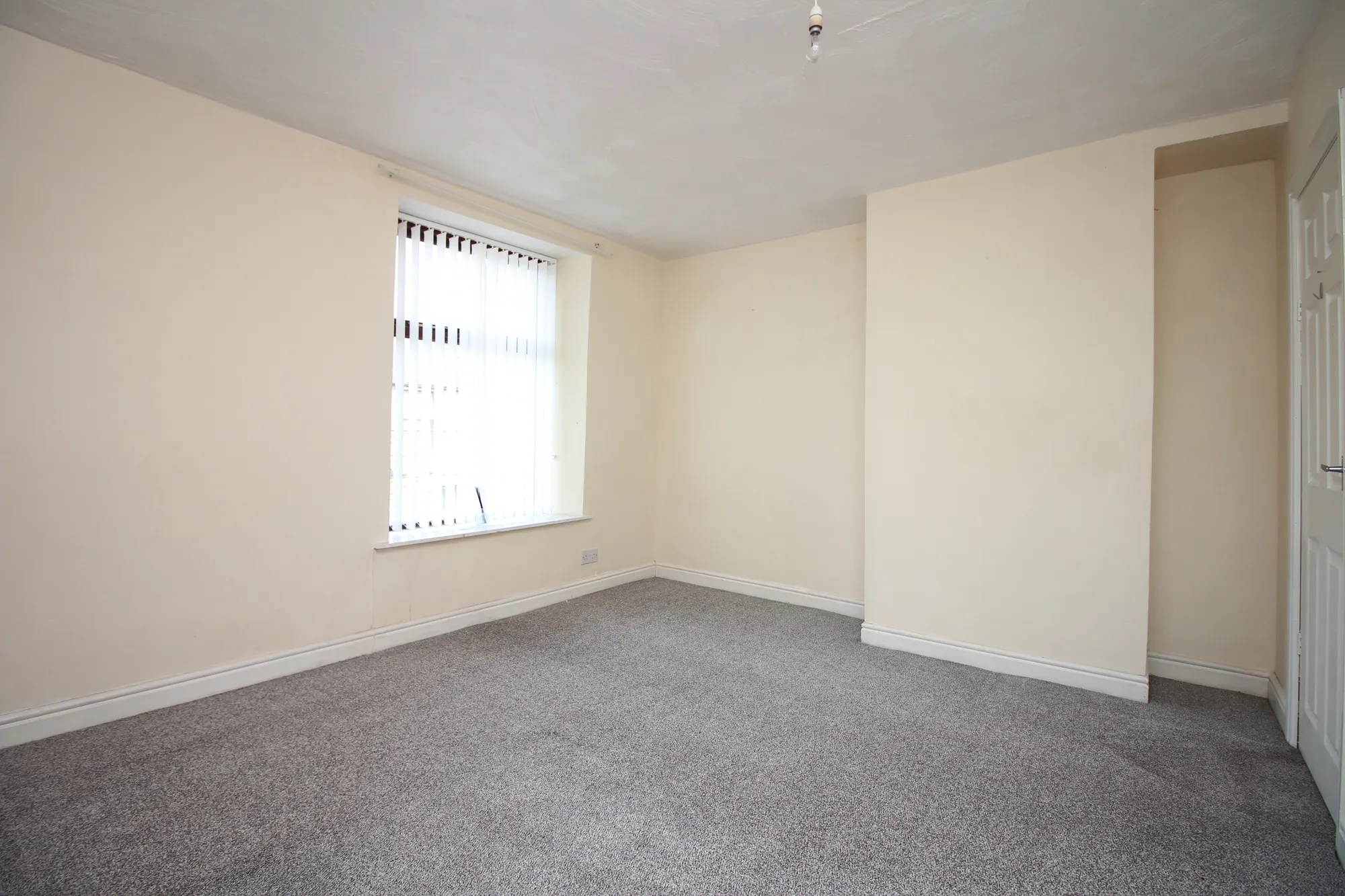 2 bed mid-terraced house to rent in Manchester Road, Rossendale 5