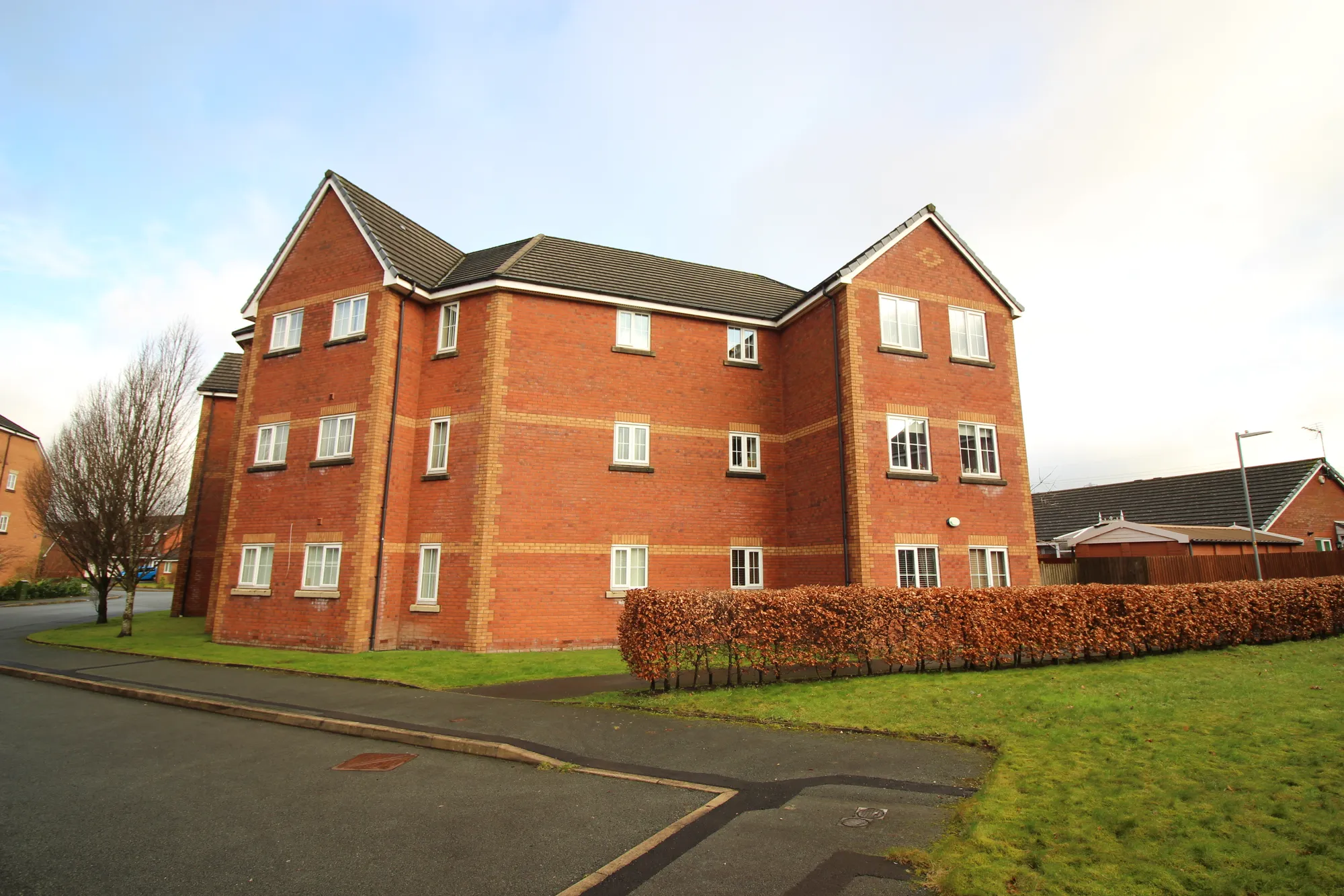 2 bed apartment to rent in Highcroft, Bolton, BL1 