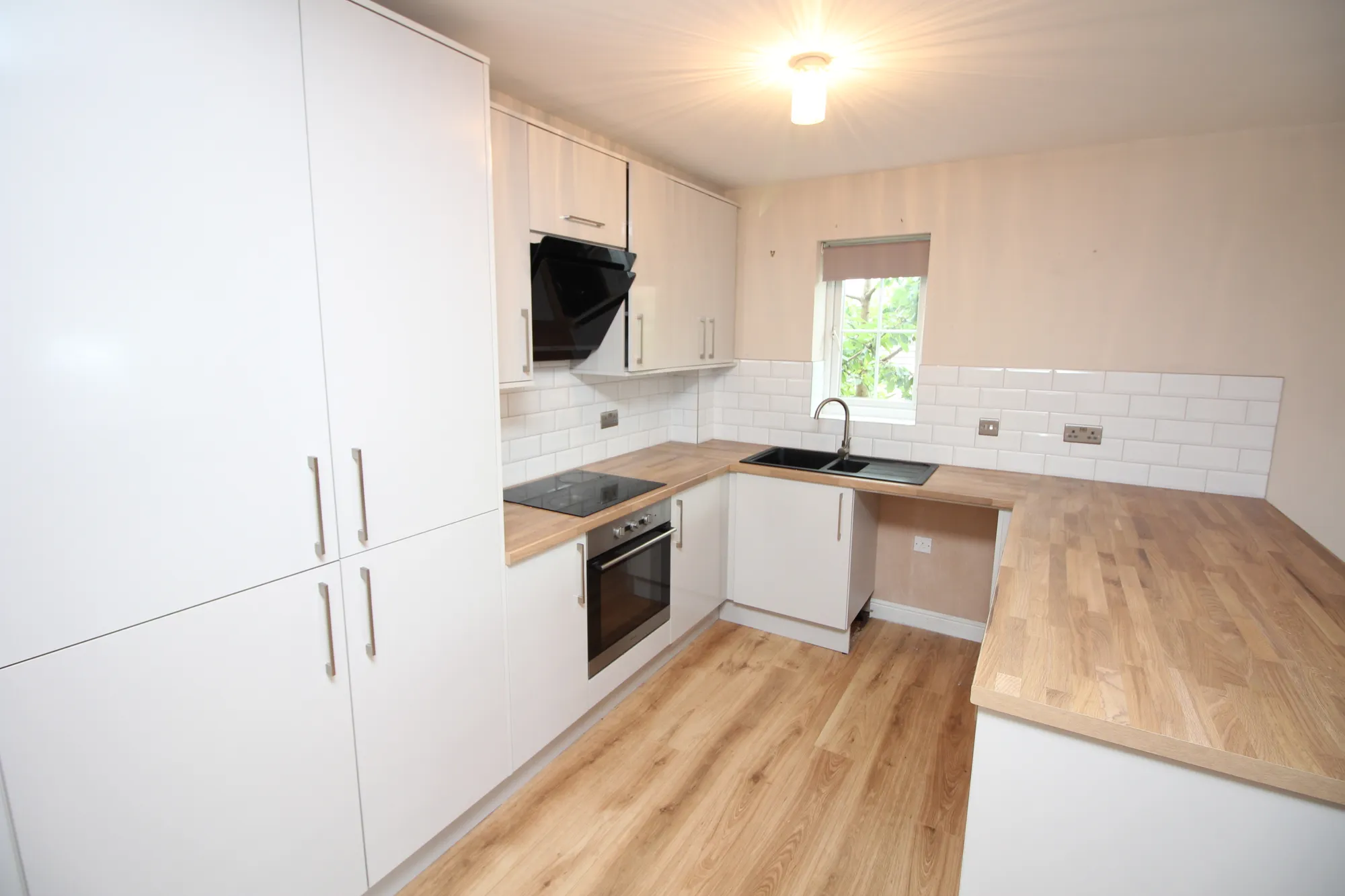 2 bed apartment to rent in Highcroft, Bolton 3
