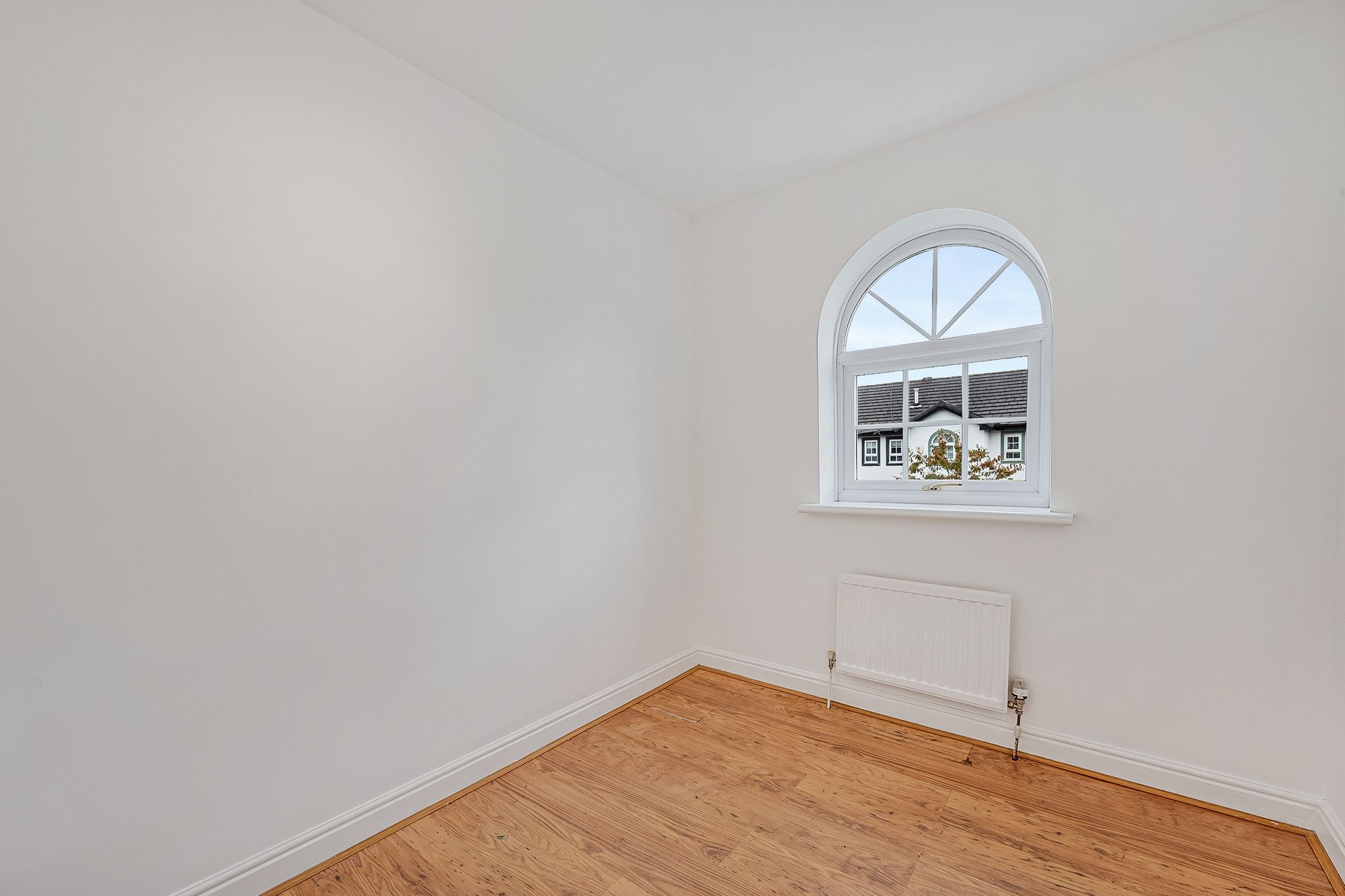 3 bed semi-detached house to rent in Stonechat Close, Manchester 15