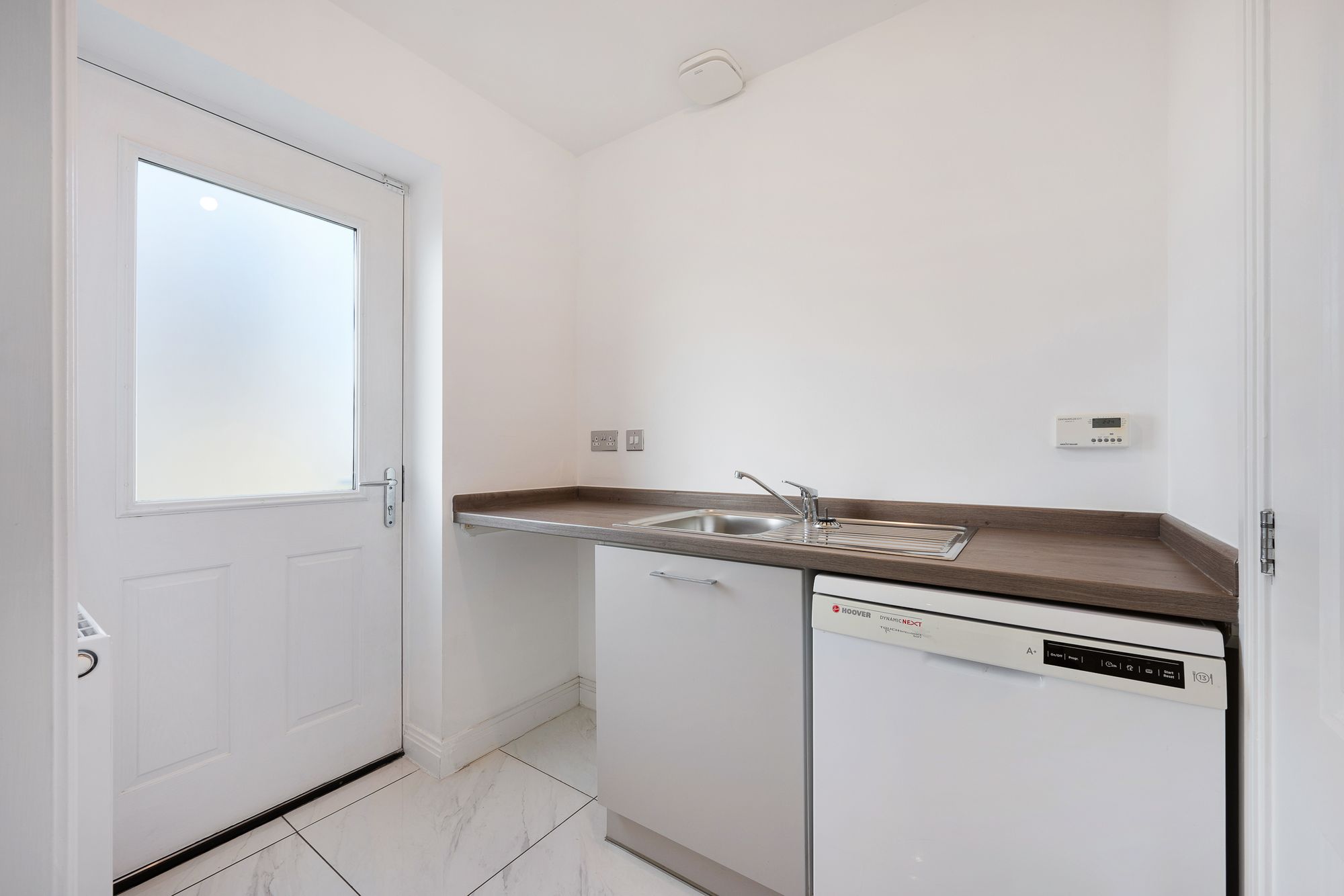 4 bed detached house to rent in Inveraray Avenue, Bolton 13