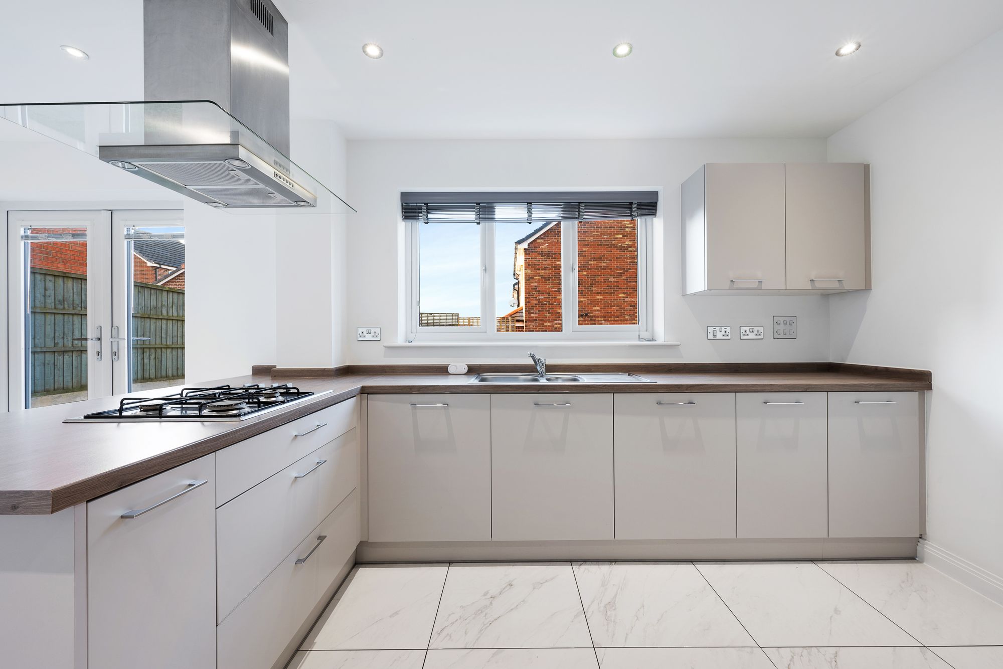 4 bed detached house to rent in Inveraray Avenue, Bolton 9