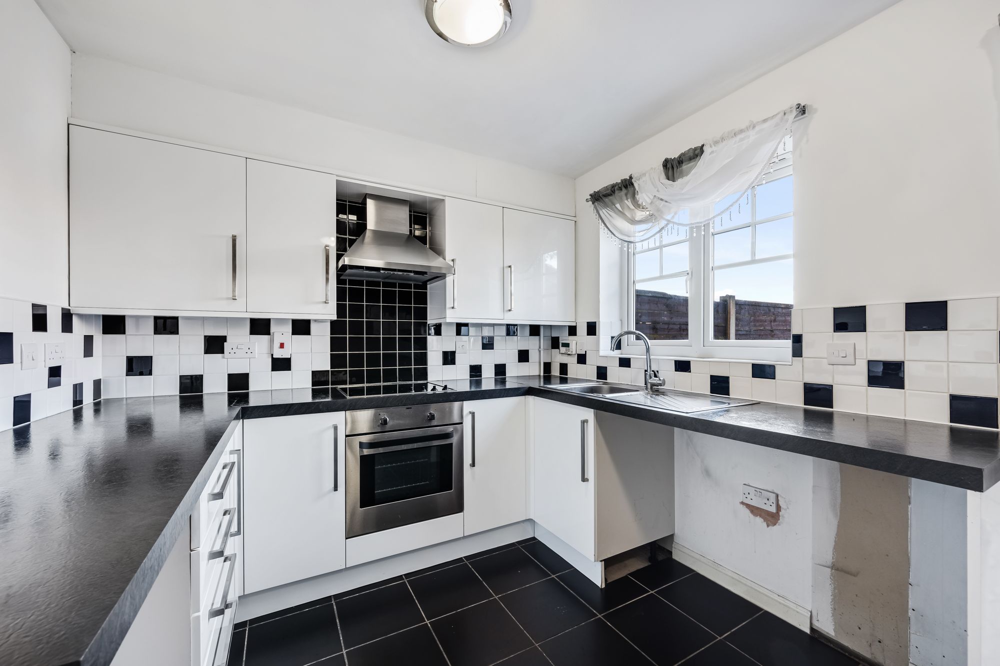 2 bed mews house to rent in Dixon Green Drive, Bolton  - Property Image 6