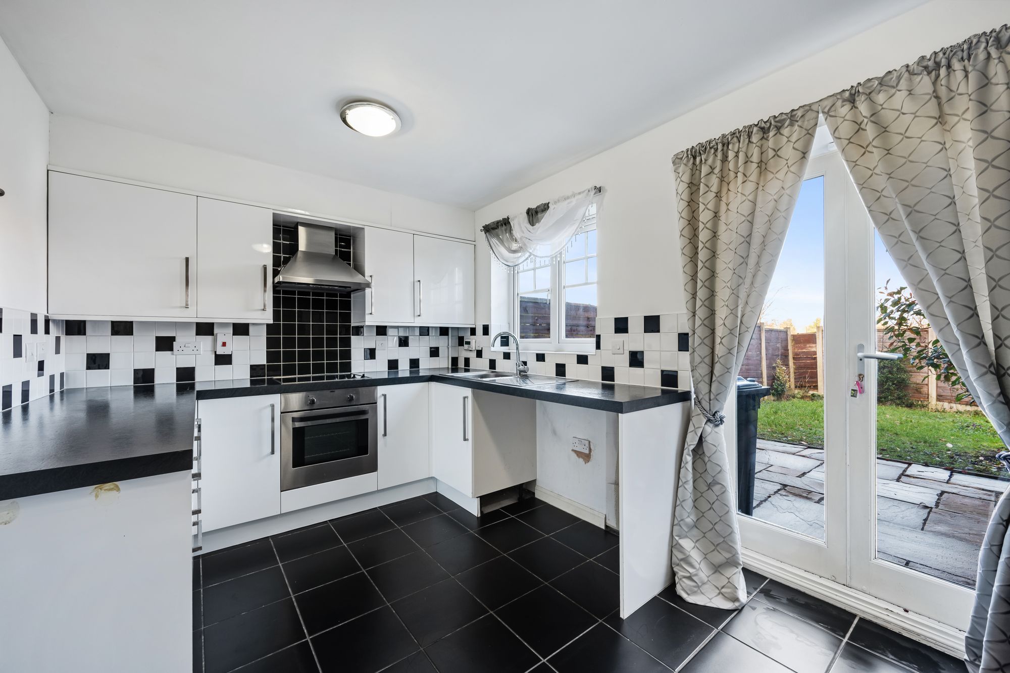 2 bed mews house to rent in Dixon Green Drive, Bolton  - Property Image 3