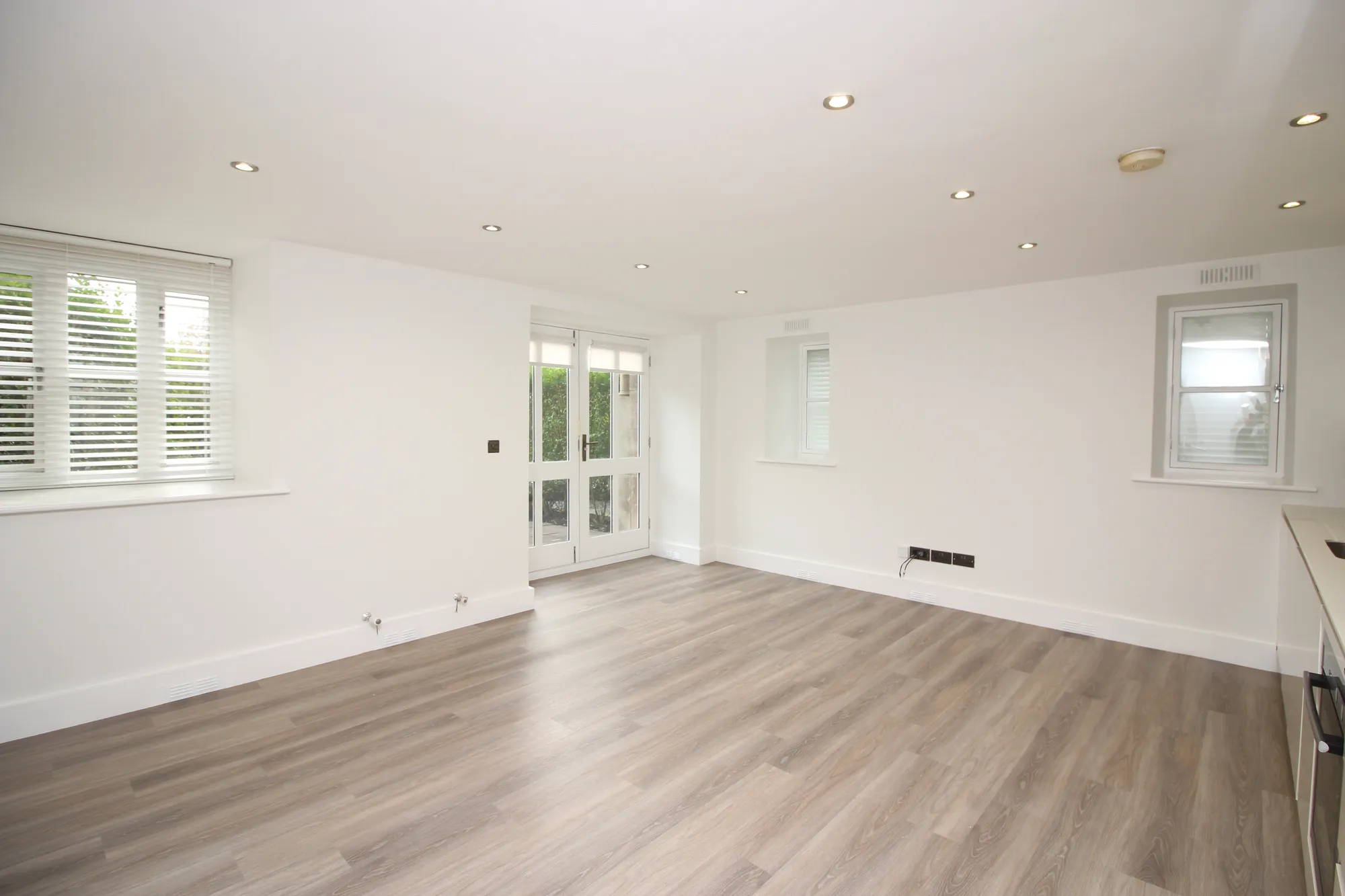 2 bed apartment to rent in Manchester Road, Bury 1