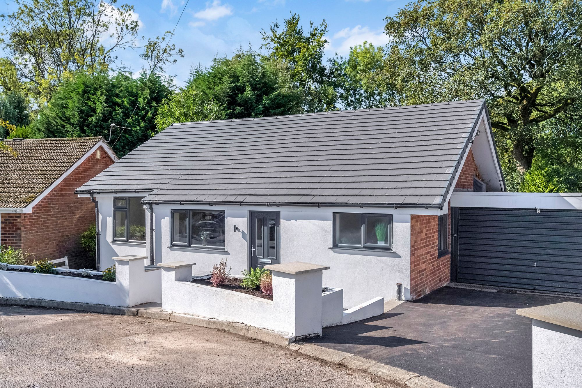 3 bed detached bungalow for sale in Brookside Walk, Manchester  - Property Image 5