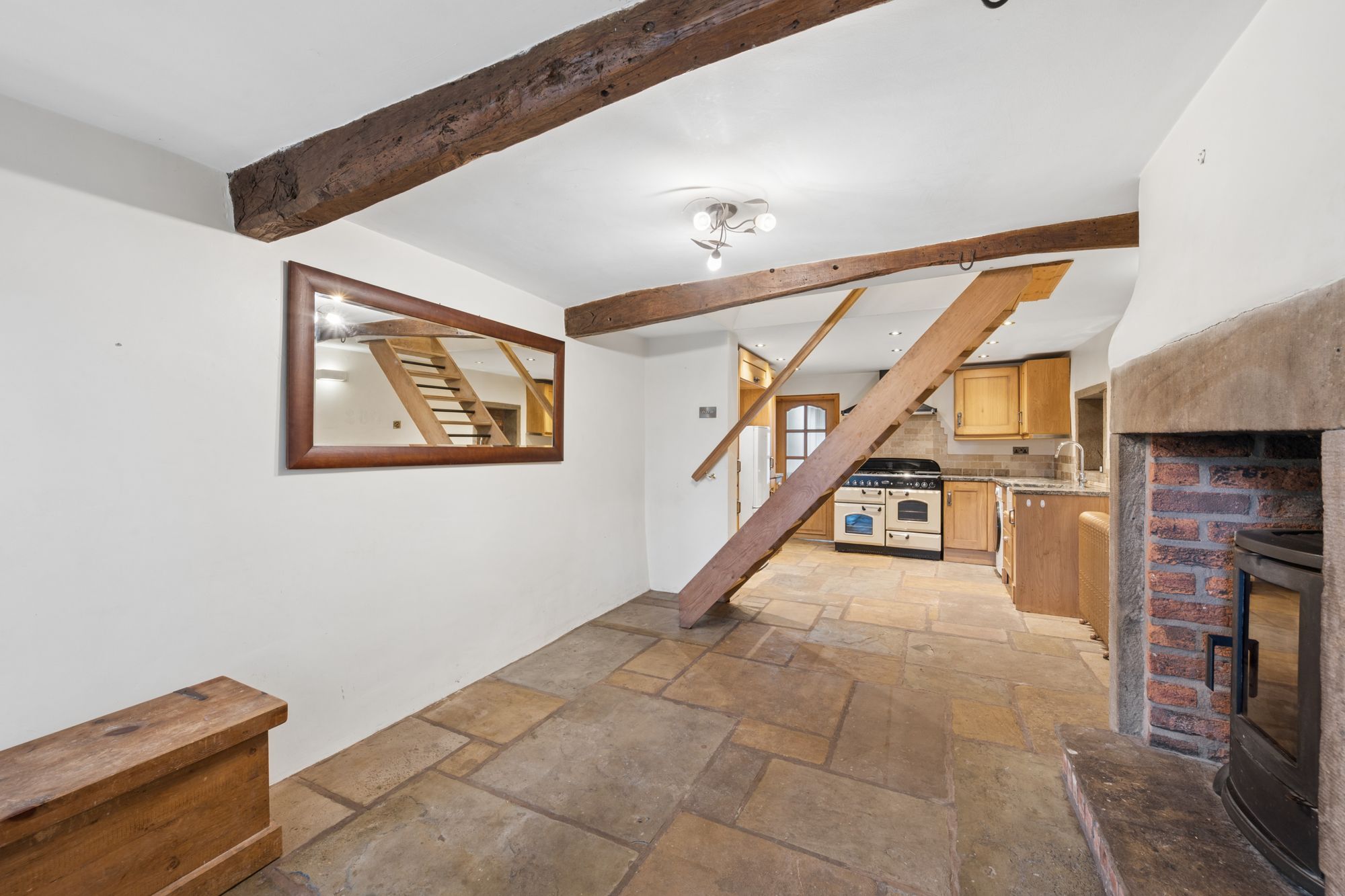 2 bed terraced house to rent in Hill Top, Bolton 7