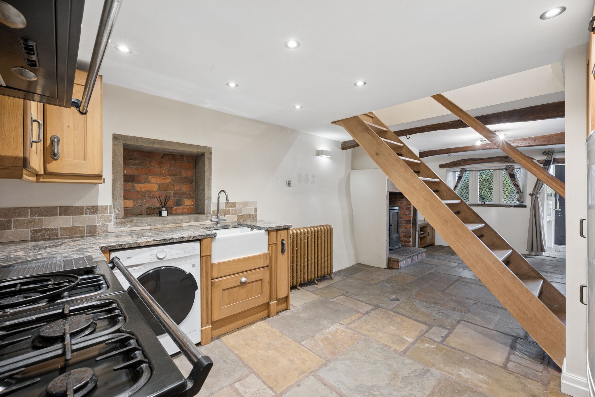 2 bed terraced house to rent in Hill Top, Bolton  - Property Image 9