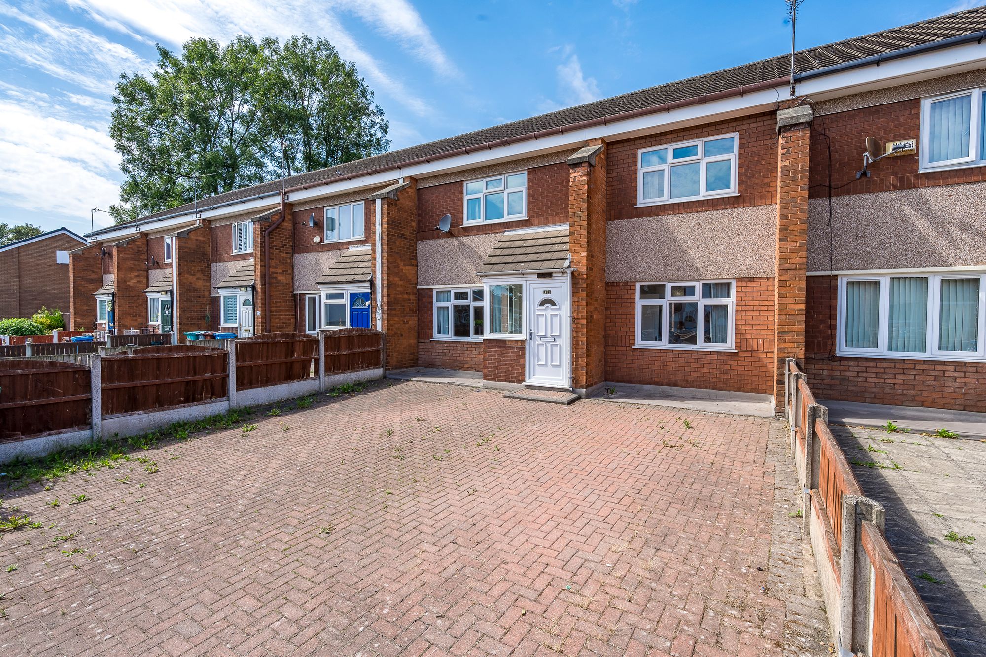 4 bed terraced house to rent in Farnborough Road, Manchester  - Property Image 1