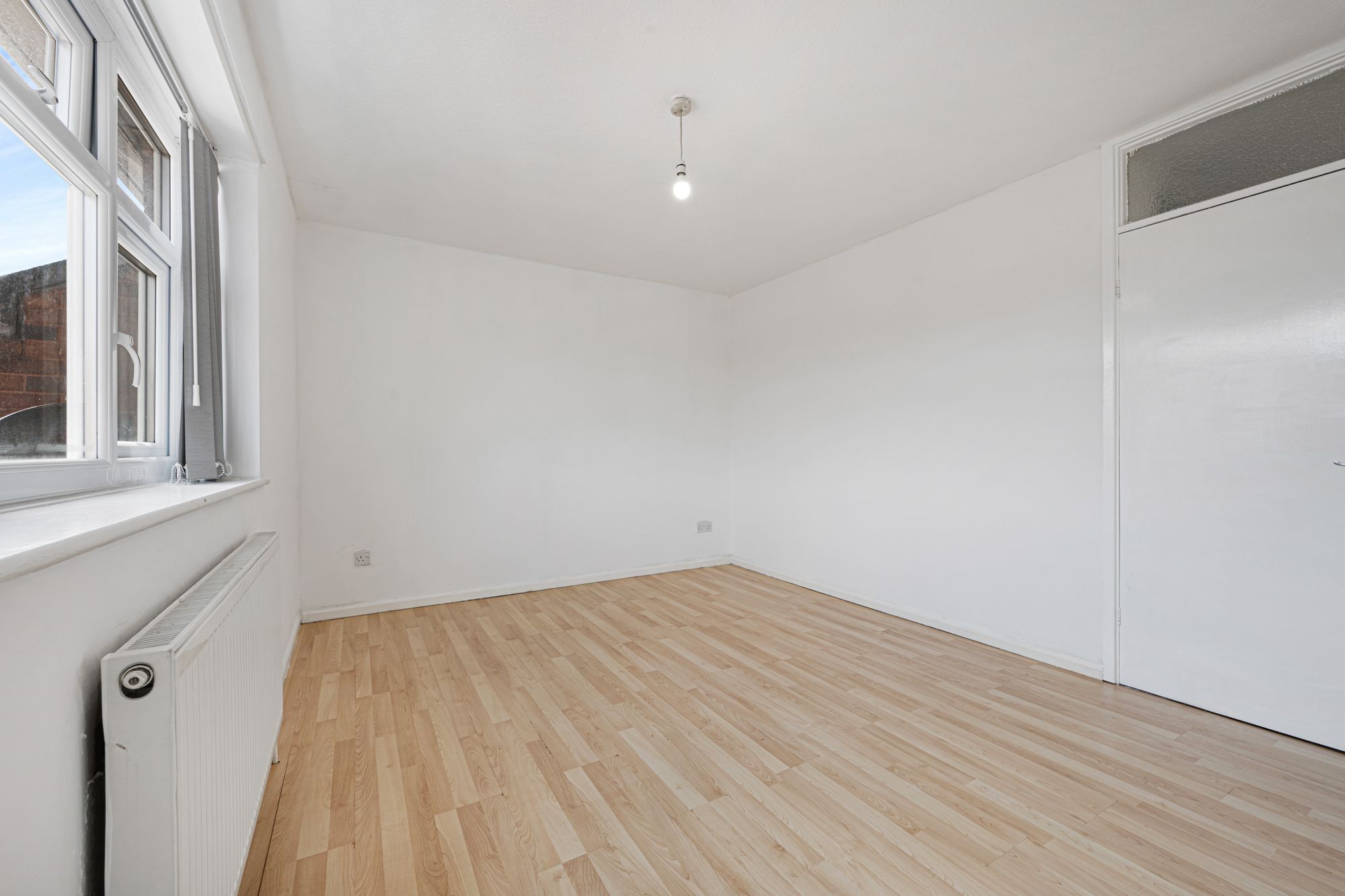 4 bed terraced house to rent in Farnborough Road, Manchester 8