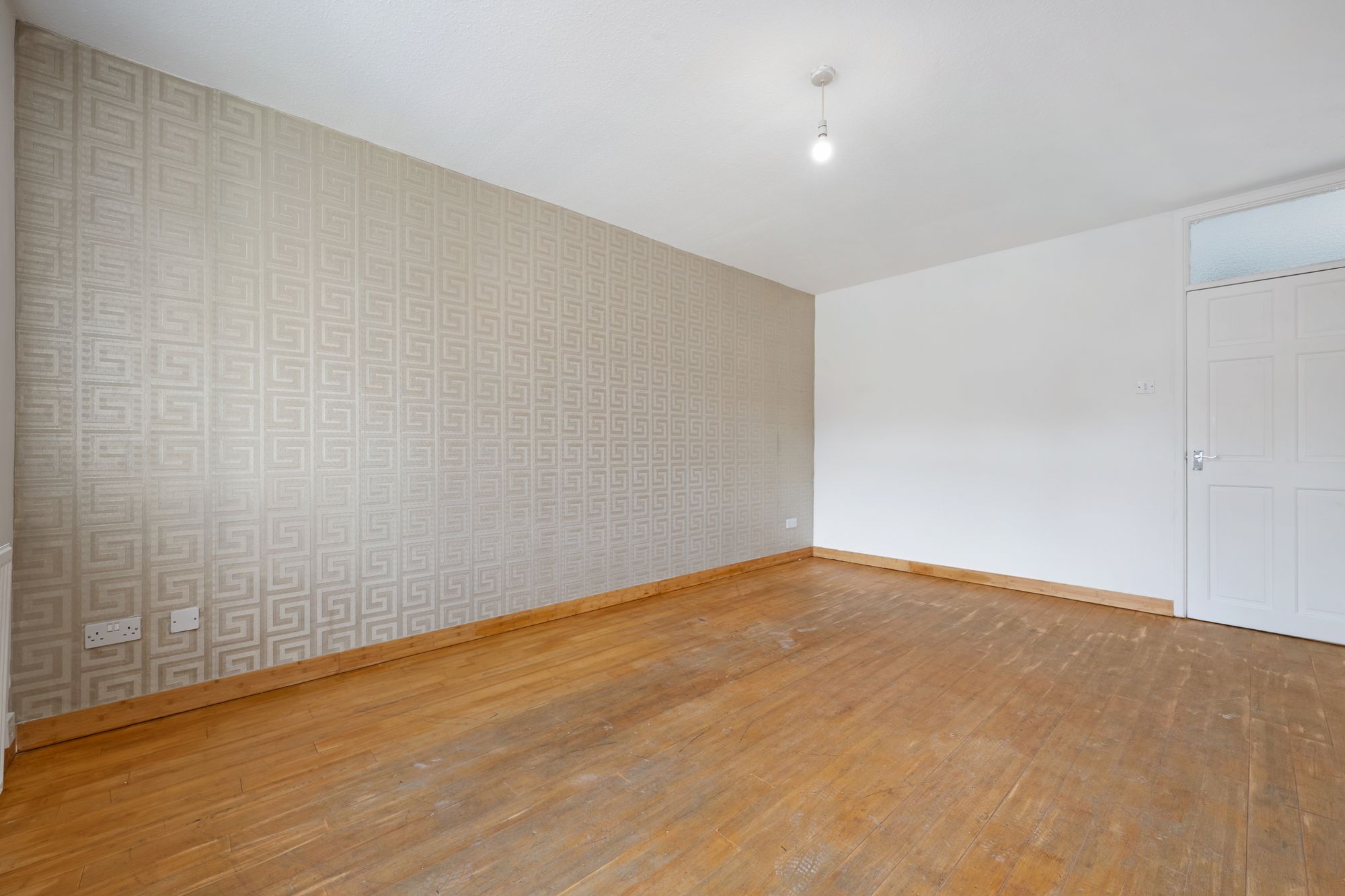 4 bed terraced house to rent in Farnborough Road, Manchester 2