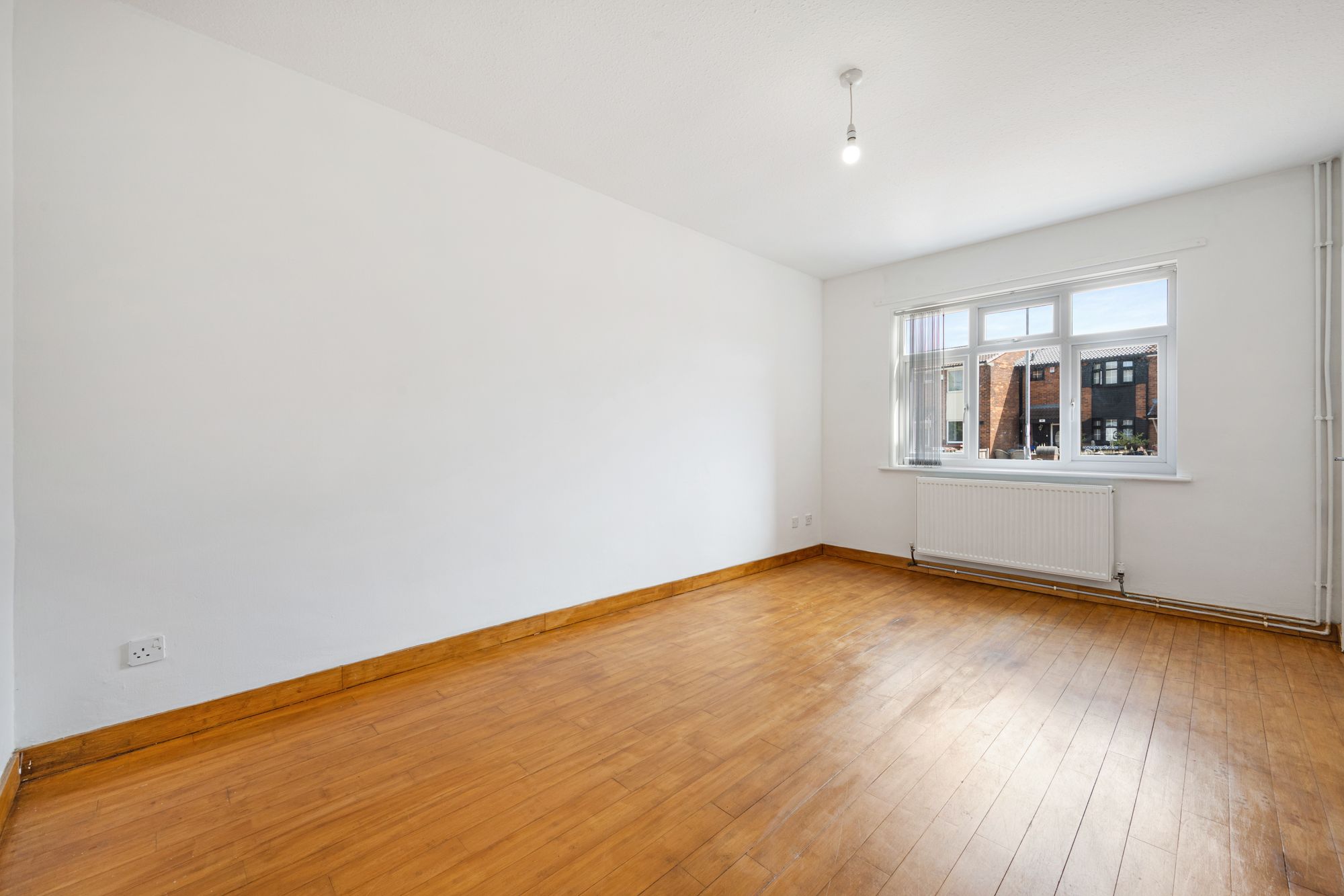 4 bed terraced house to rent in Farnborough Road, Manchester 5