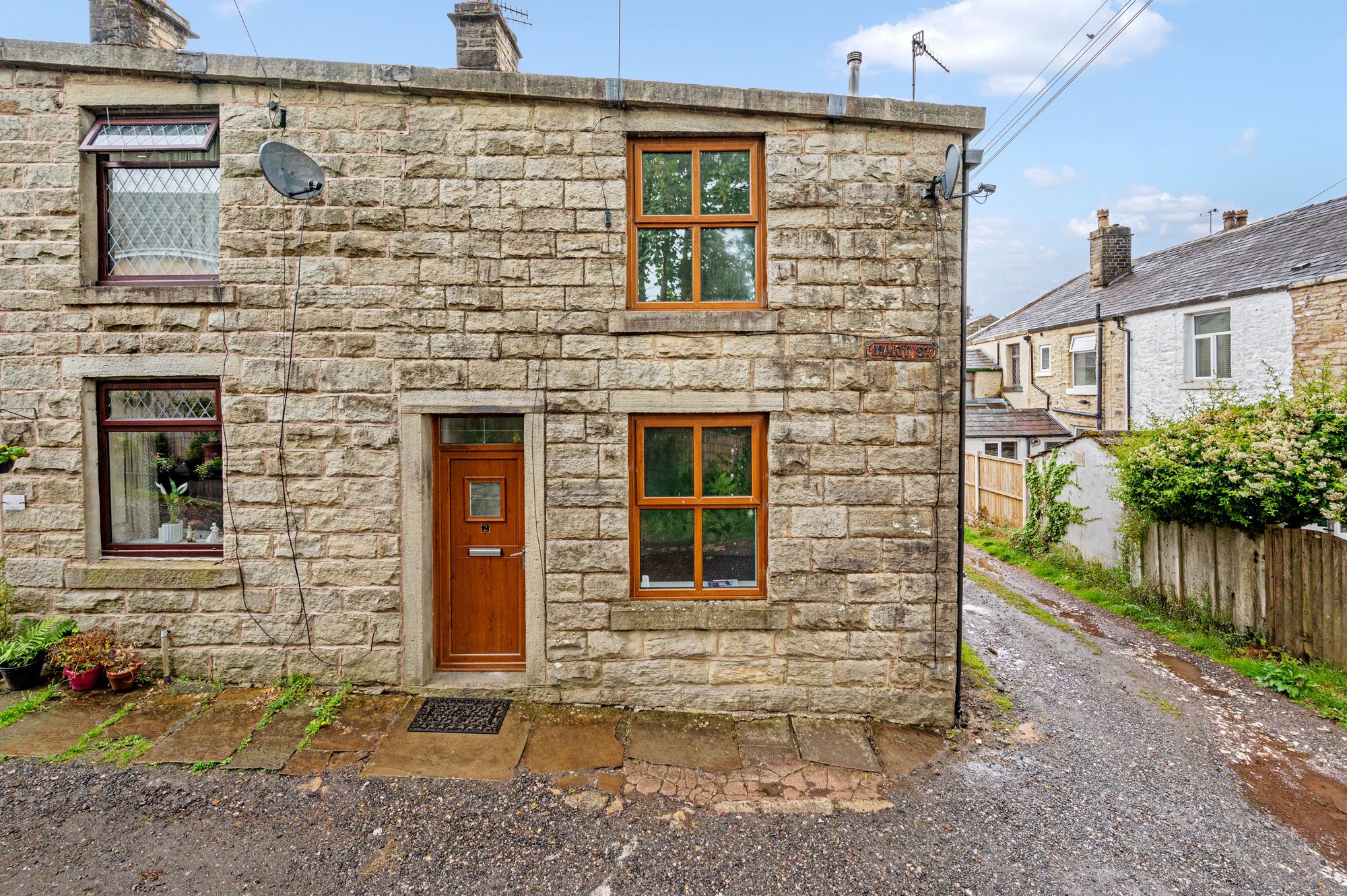 2 bed end of terrace house to rent in Mary Street, Bury  - Property Image 1