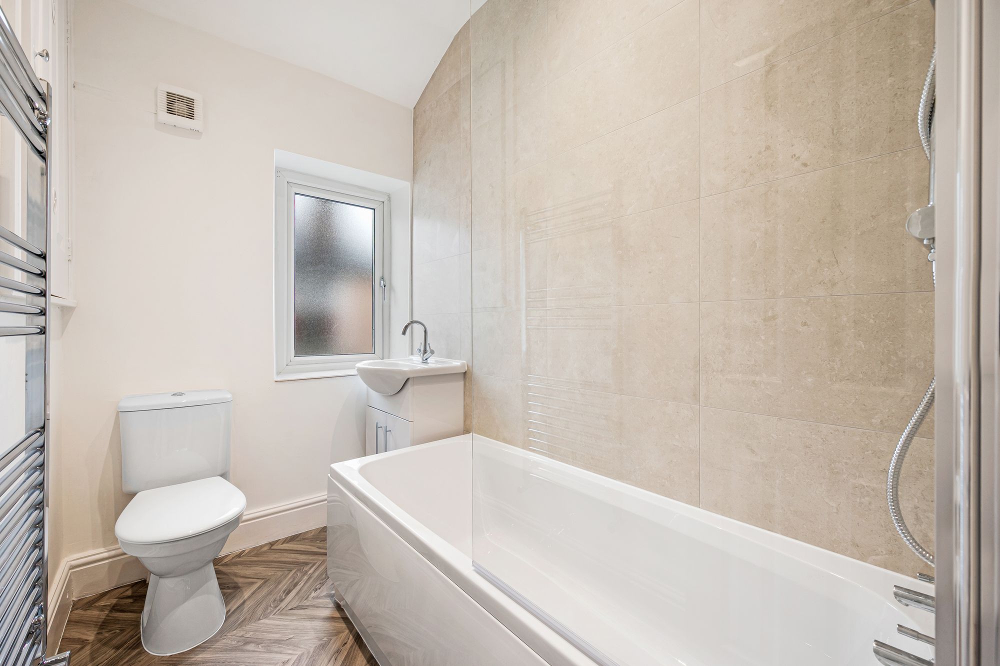 2 bed end of terrace house to rent in Mary Street, Bury  - Property Image 4