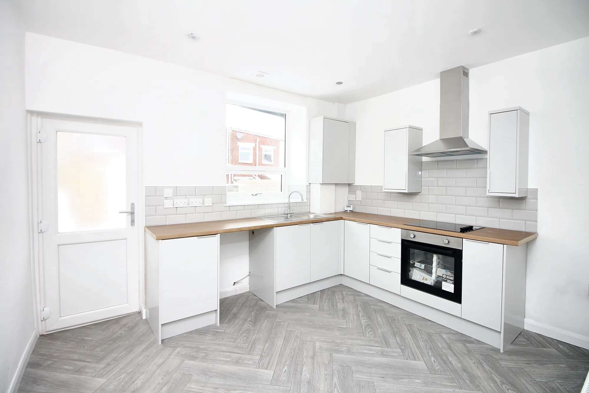 2 bed terraced house to rent in Cobden Street, Darwen  - Property Image 3